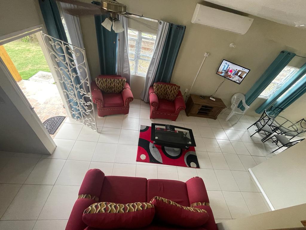 Townhouse For Sale PEAK WAY, RUNAWAY BAY, Runaway Bay 37,000,000 Keez