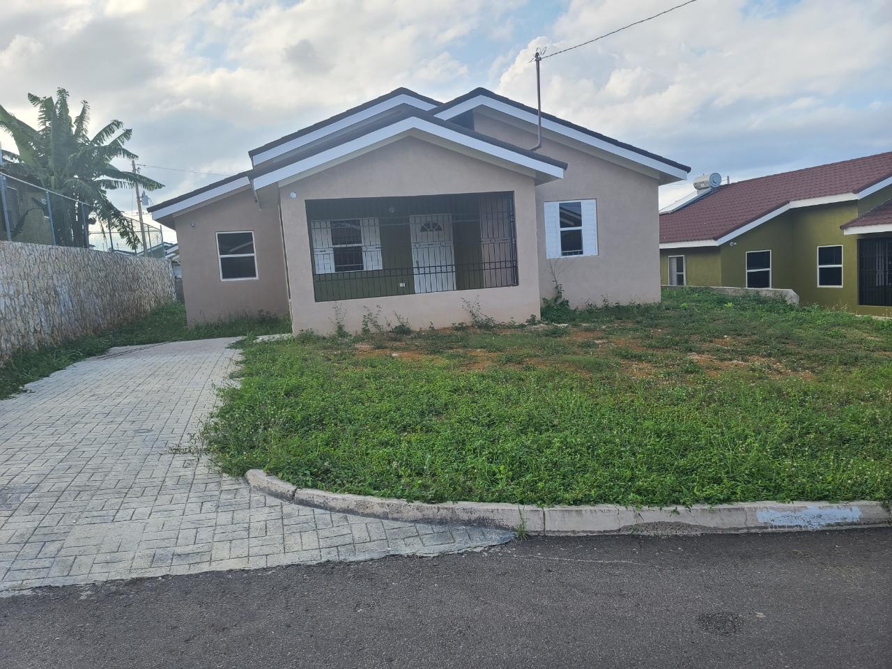 House For Sale STONEBROOK MANOR, Falmouth 320,000 Keez