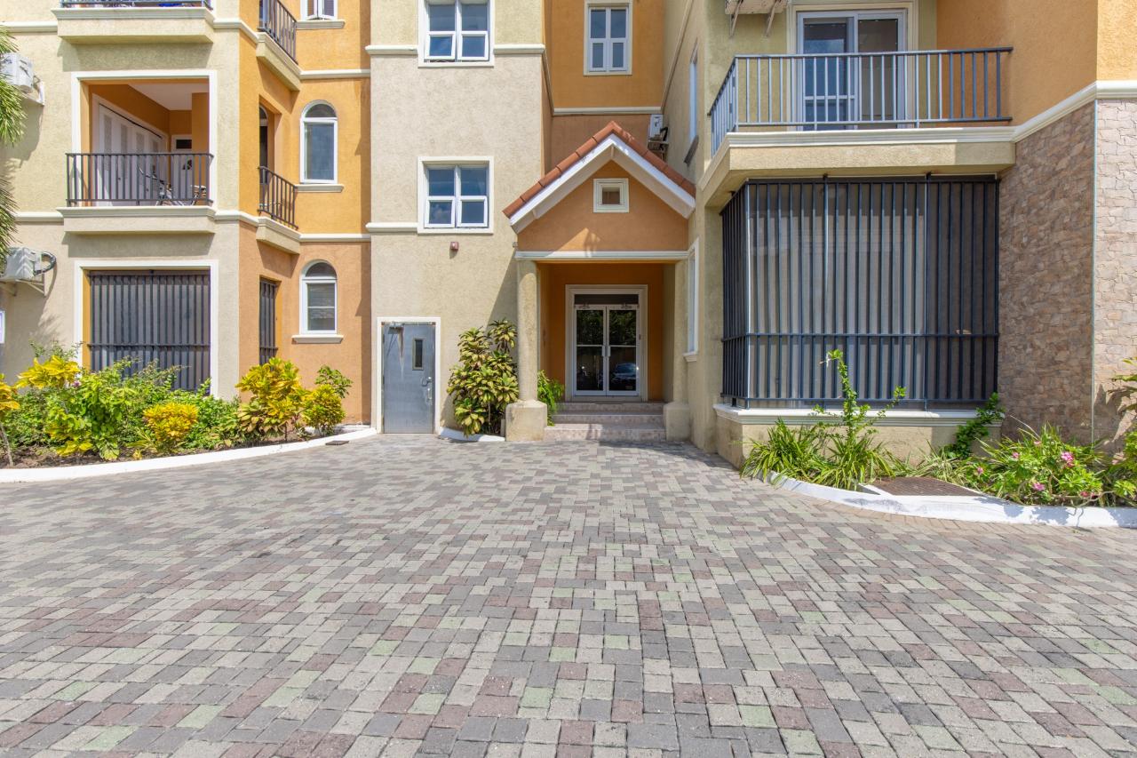 Apartment For Rent CHARLTON, CONSTANT SPRING 180,000 Keez