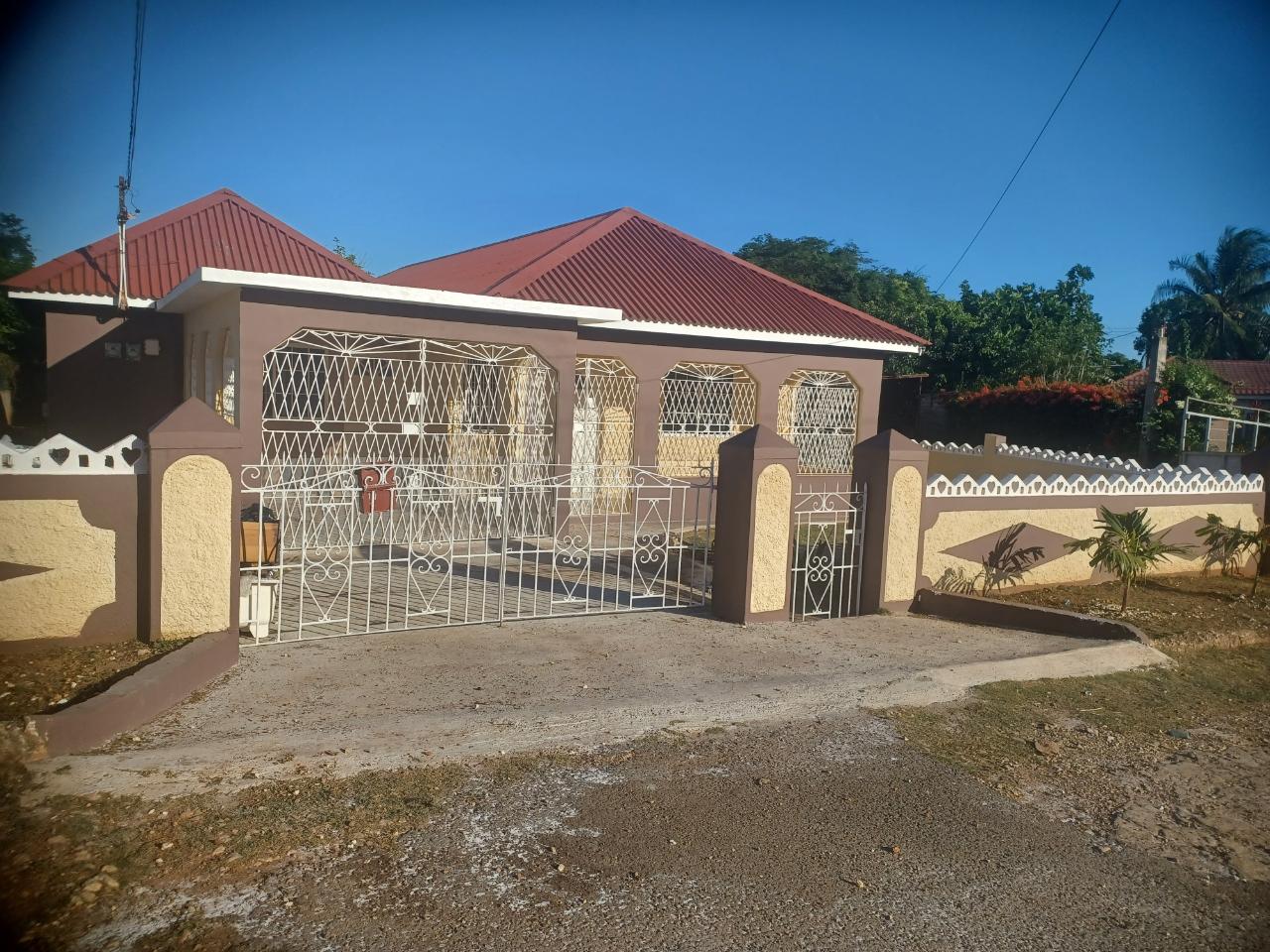 House For Sale GREEN ACRES, BARTHOLOMEW, Spanish Town 28,000,000 Keez