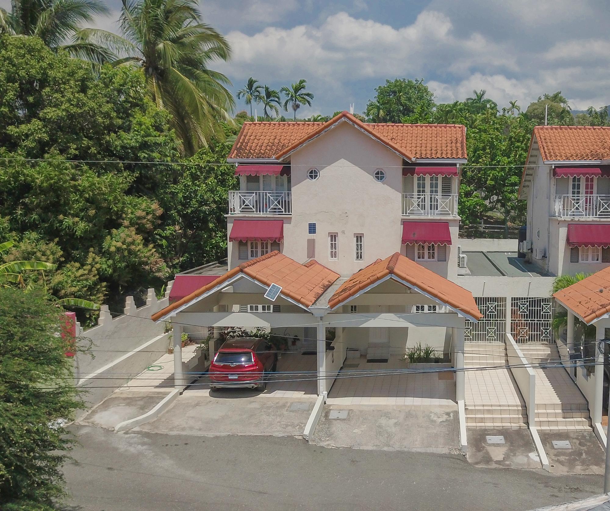 Townhouse For Sale GRAHAM HEIGHTS, Kingston 8 70,000,000 Keez