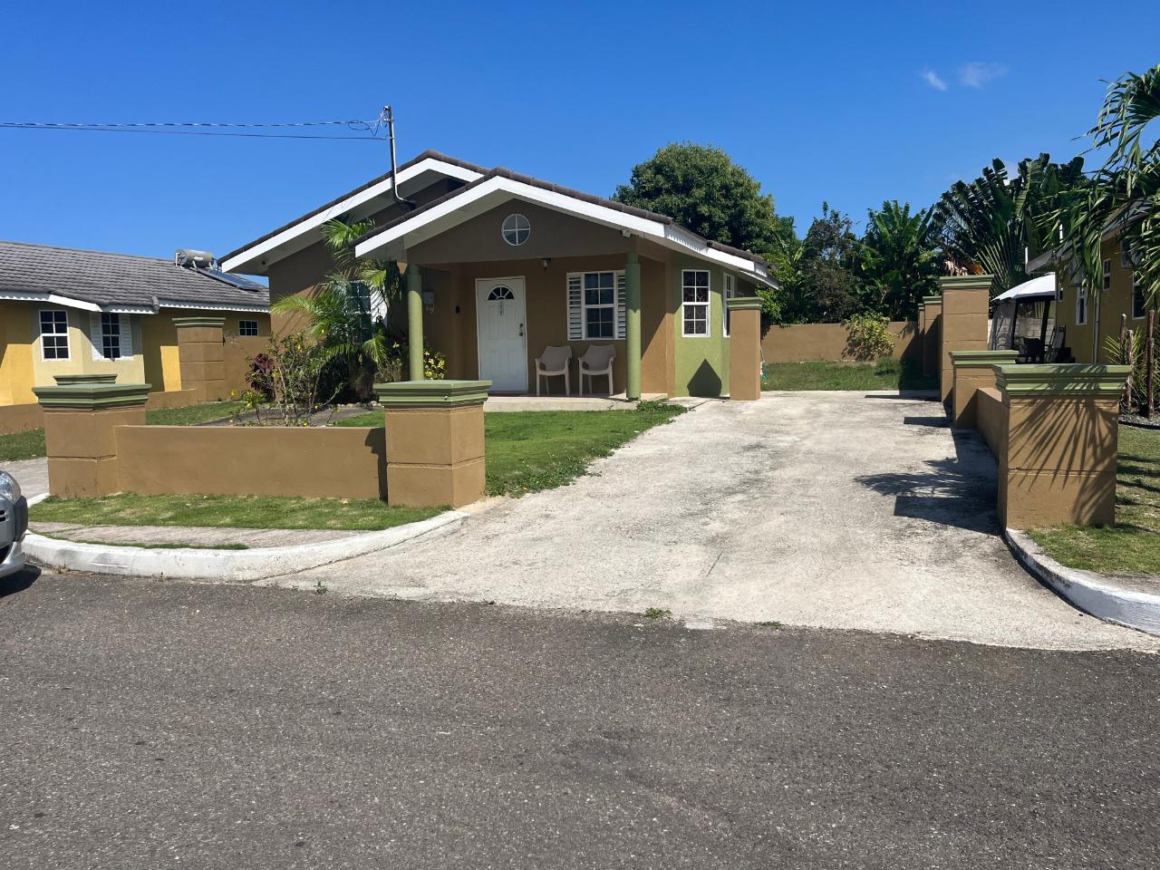 House For Rent DRAX HALL COUNTRY CLUB, Drax Hall Estate 1,500 Keez