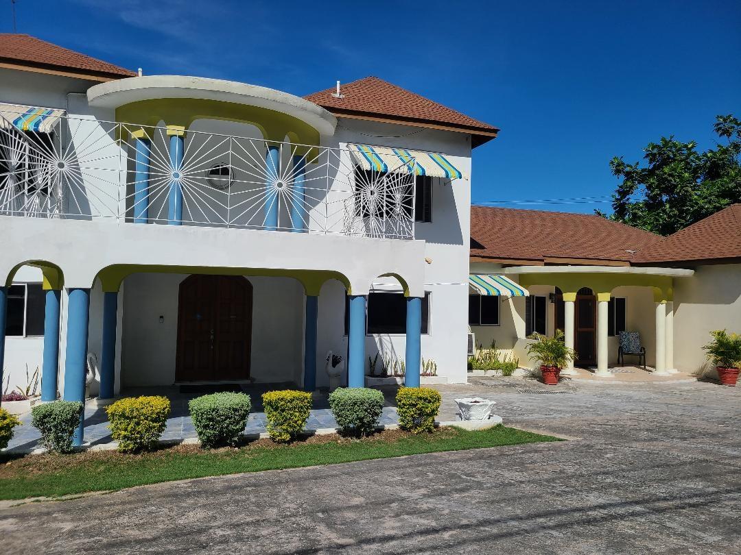 Apartment For Rent HOBBS AVE, MONTEGO BAY, Montego Bay 1,400 Keez