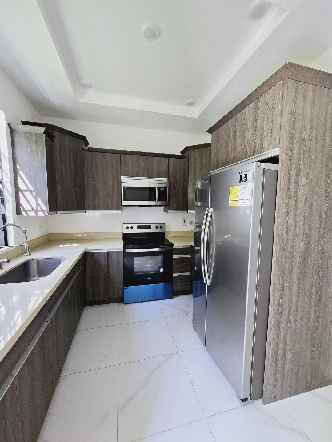 Apartment For Rent LAKEHURST DRIVE, Kingston 8 1,800 Keez