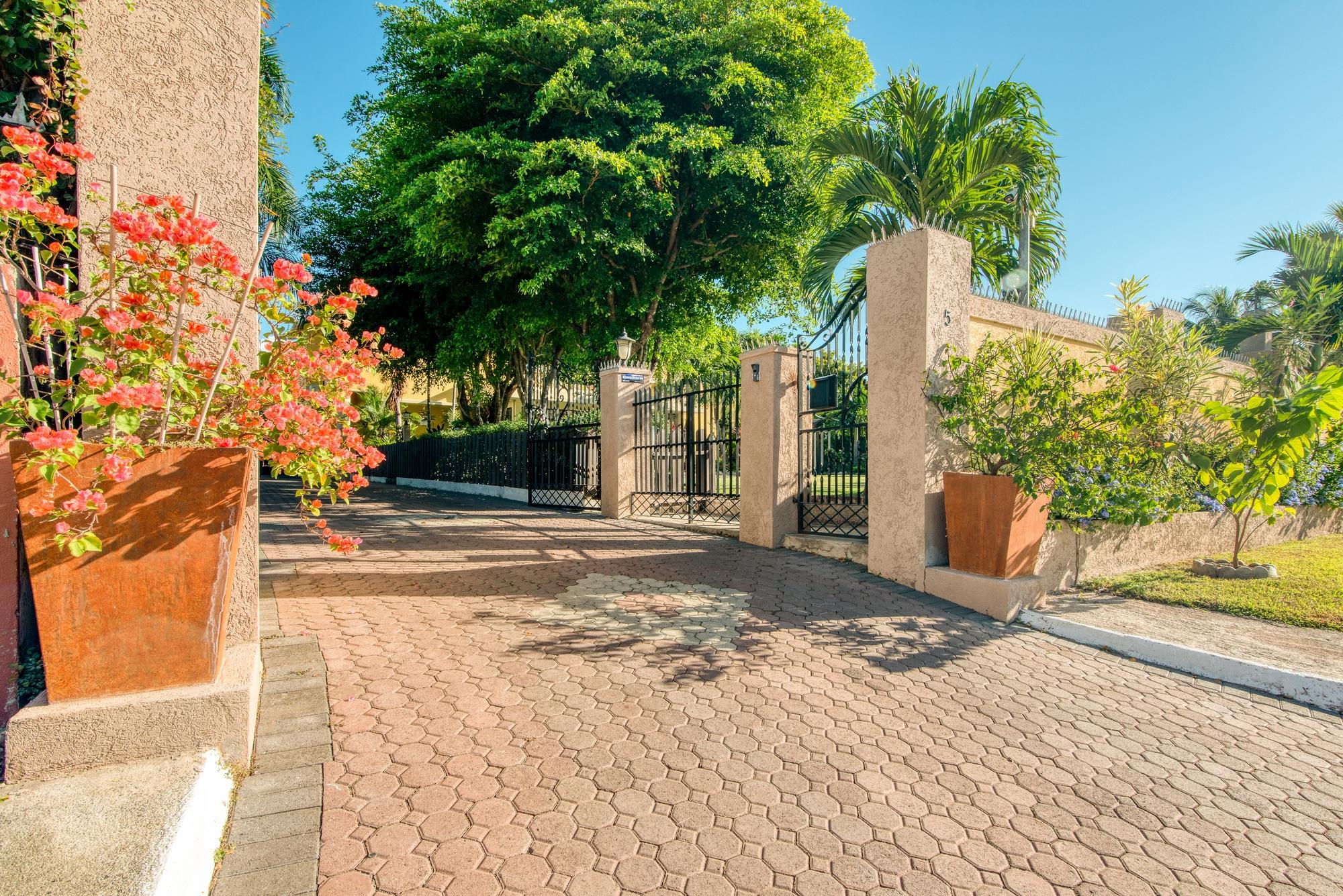 house-for-rent-sandhurst-crescent-kingston-6-6-000-keez