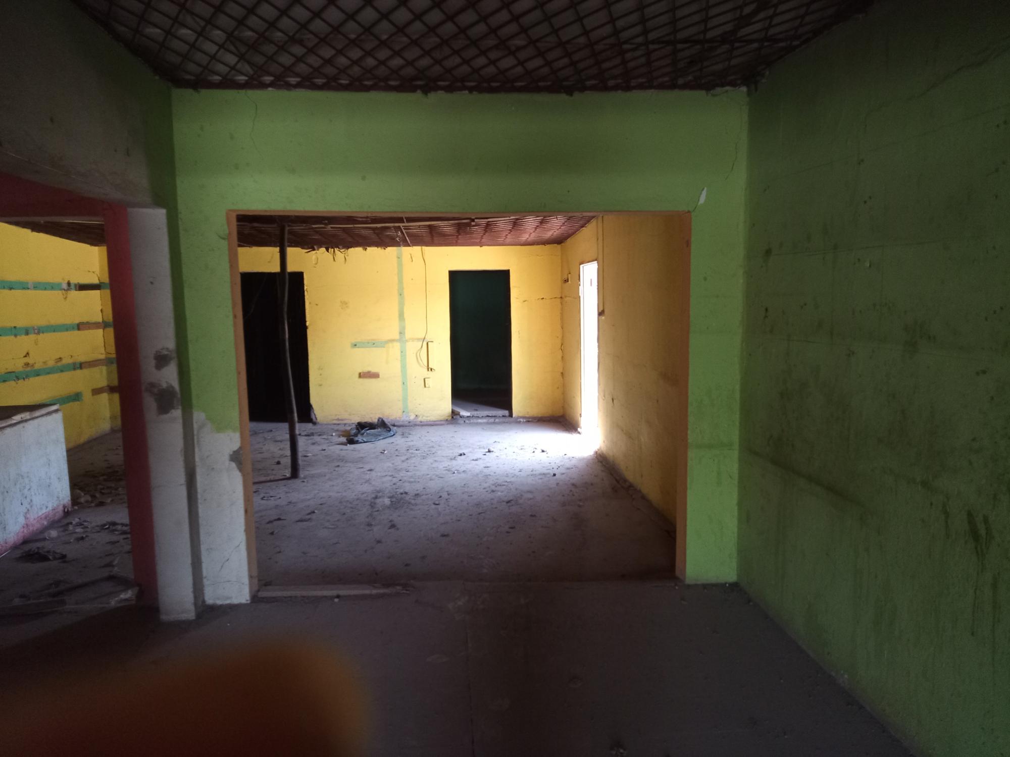 Offices / Commercial Bldg For Sale DENBIGH CLARENDON., May Pen 7,500,000 Keez