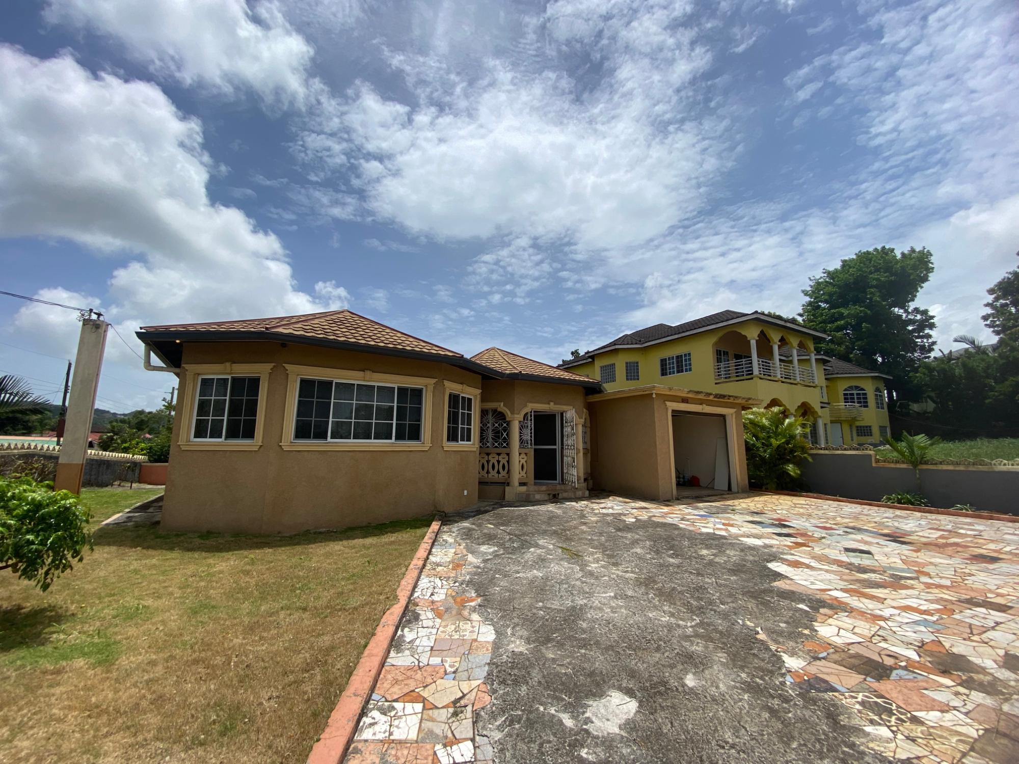 House For Rent WINT ROAD, Mandeville 1,400 Keez