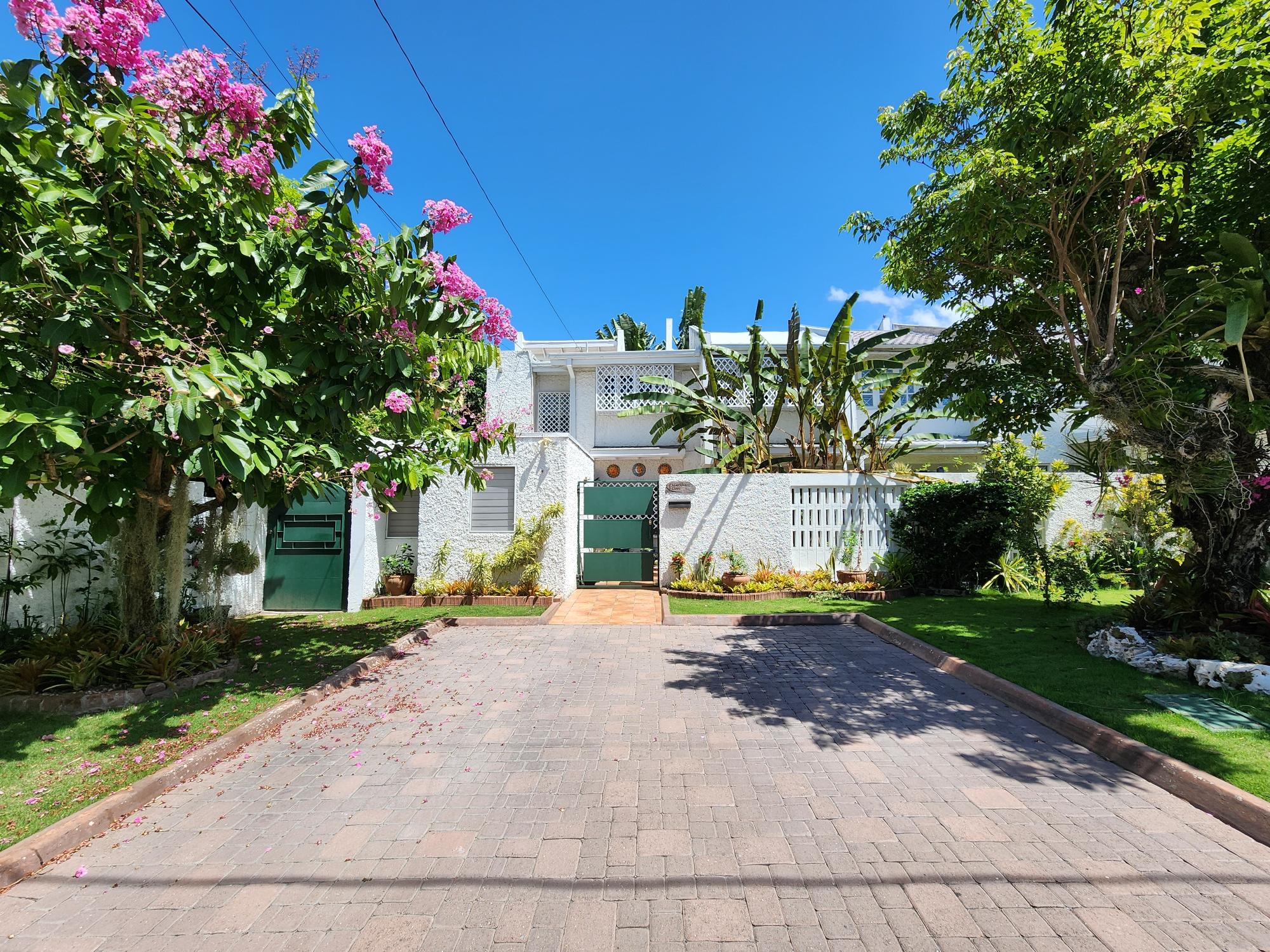 Townhouse for rent waterworks country club kingston 8 2 000 keez