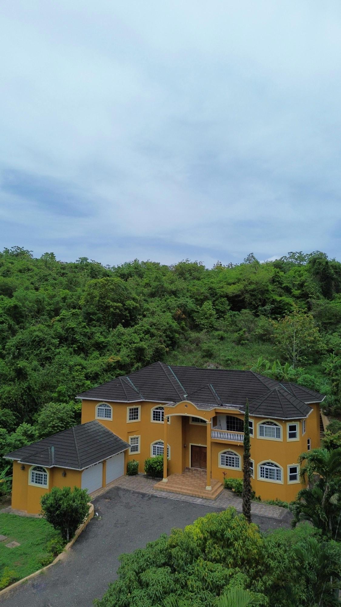 house-for-sale-kimberly-avenue-golden-a-kingston-19-105-000-000