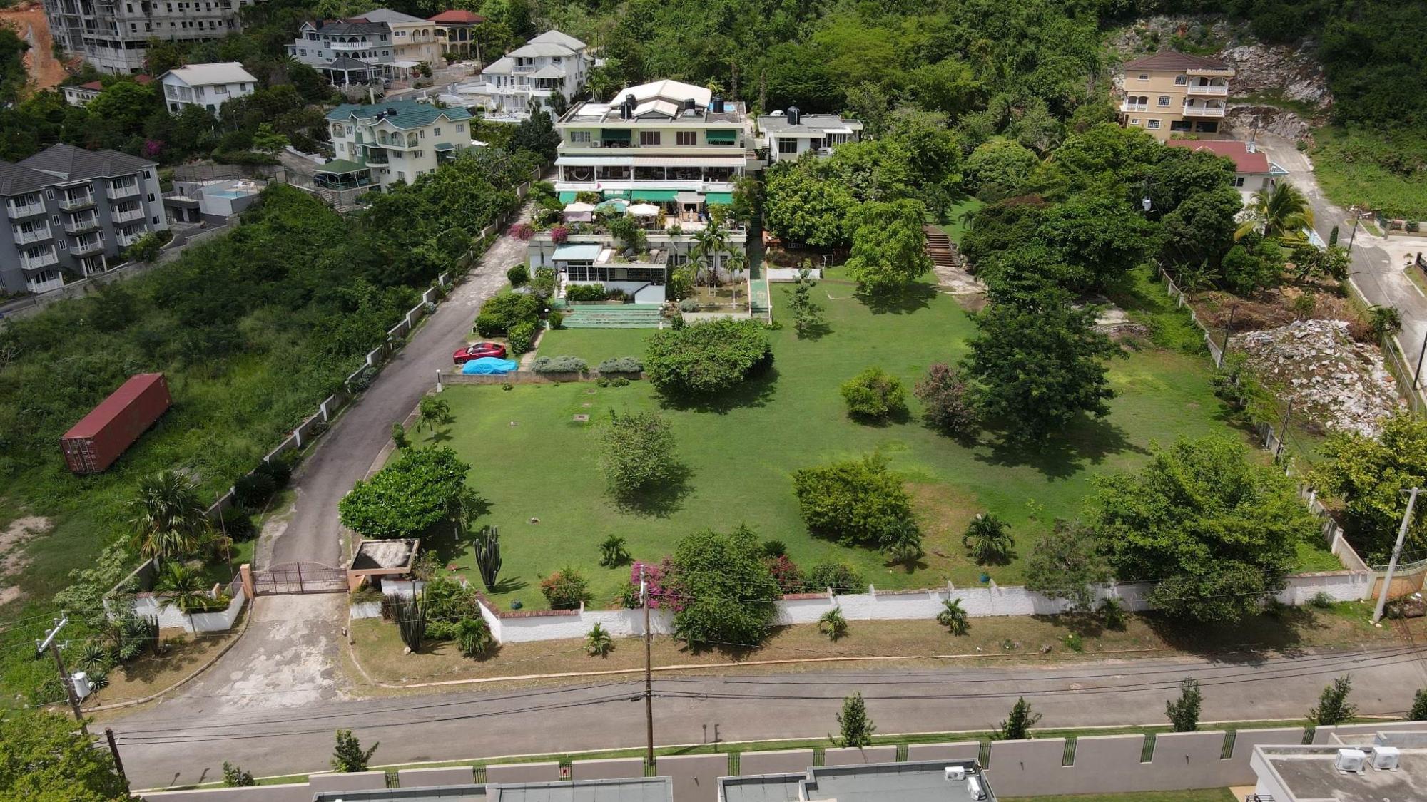 Apartment For Rent RED HILLS ROAD, Kingston 19 210,000 Keez