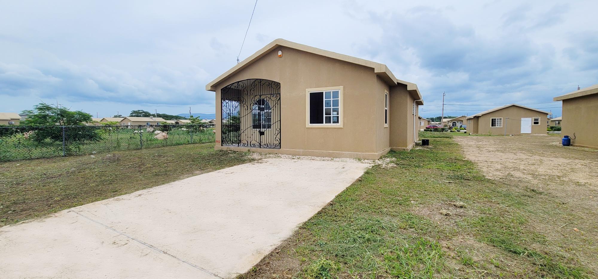 House For Sale PHOENIX PARK VILLAGE, Greater Portmore 27,000,000 Keez