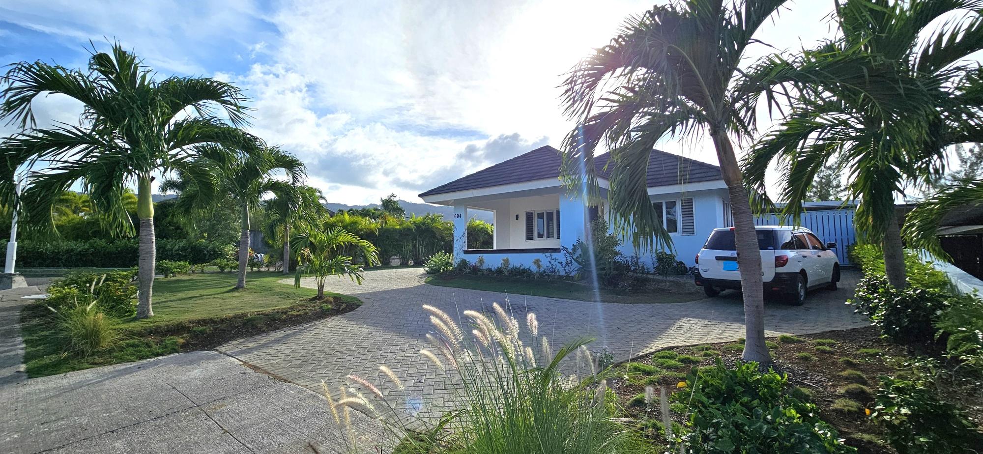 House For Rent FAIRWAY ESTATE DRAX HAL, Drax Hall Estate 1,700 Keez