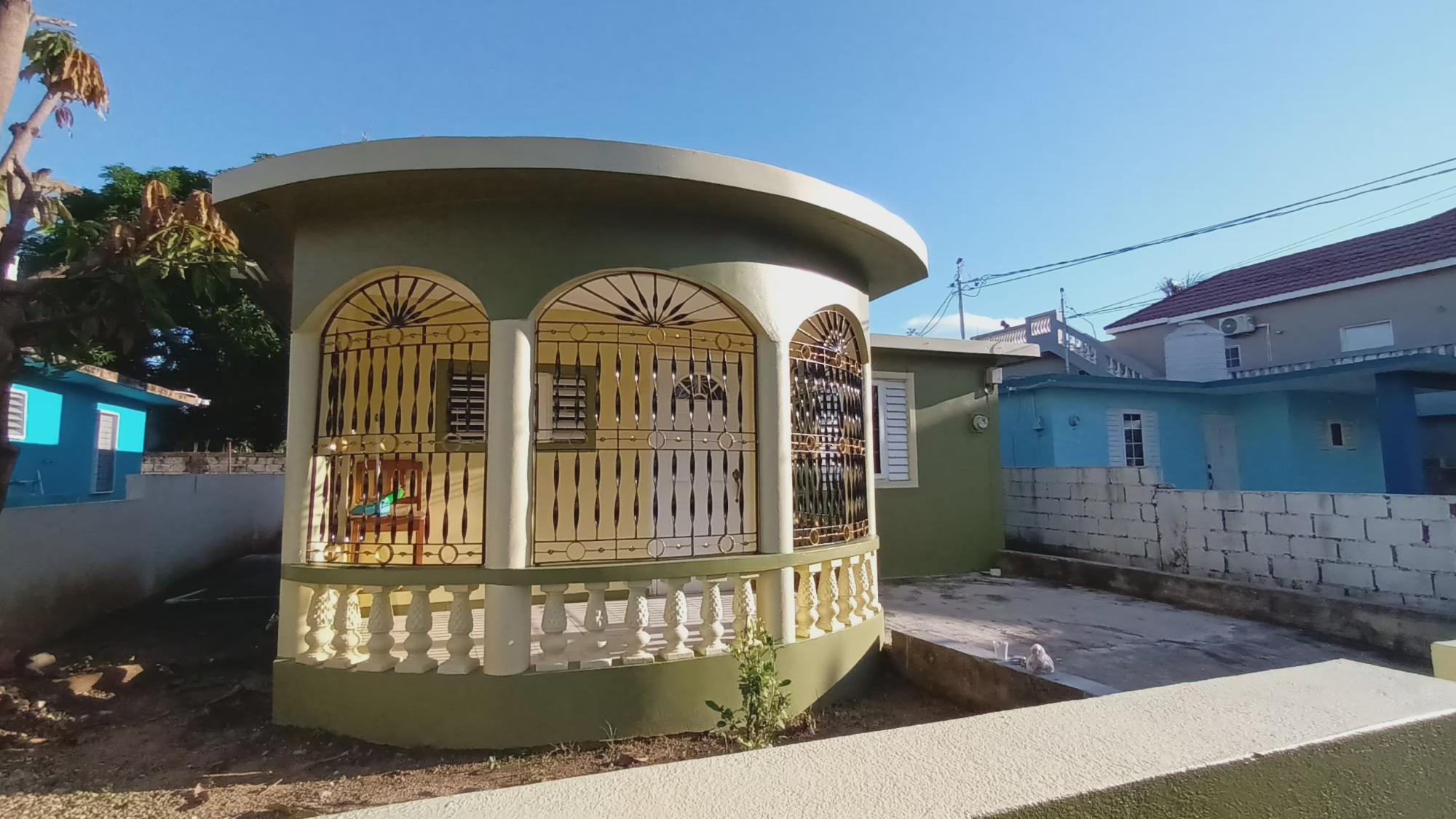 House For Rent 7TH AVENUE, Spanish Town 70,000 Keez
