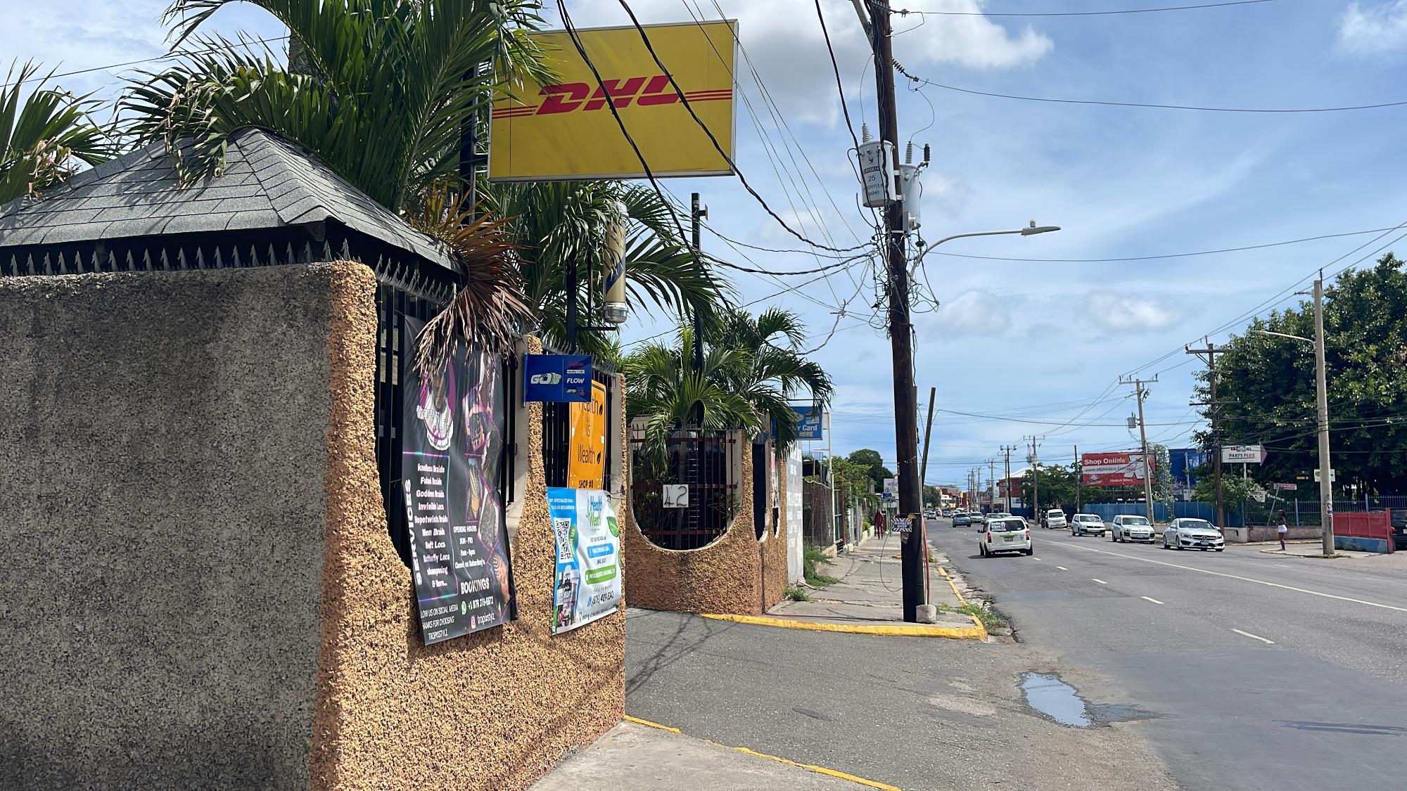 offices-commercial-bldg-for-rent-half-way-tree-road-kingston-5