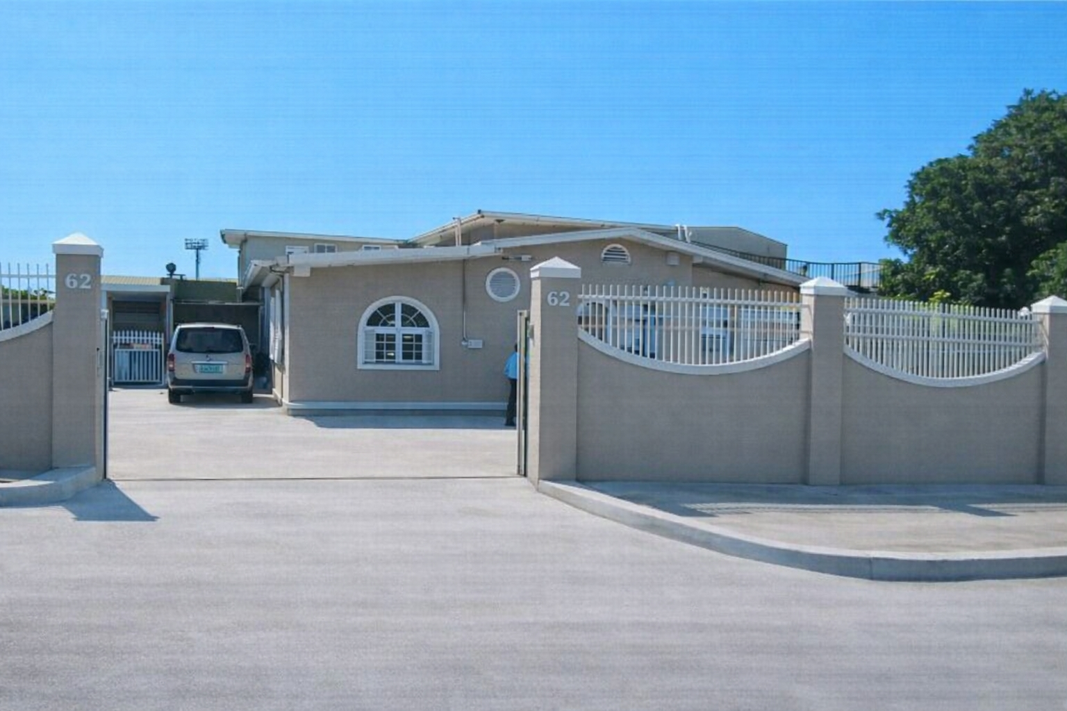 Offices / Commercial Bldg For Sale: LYNDHURST ROAD, Kingston 5 ...