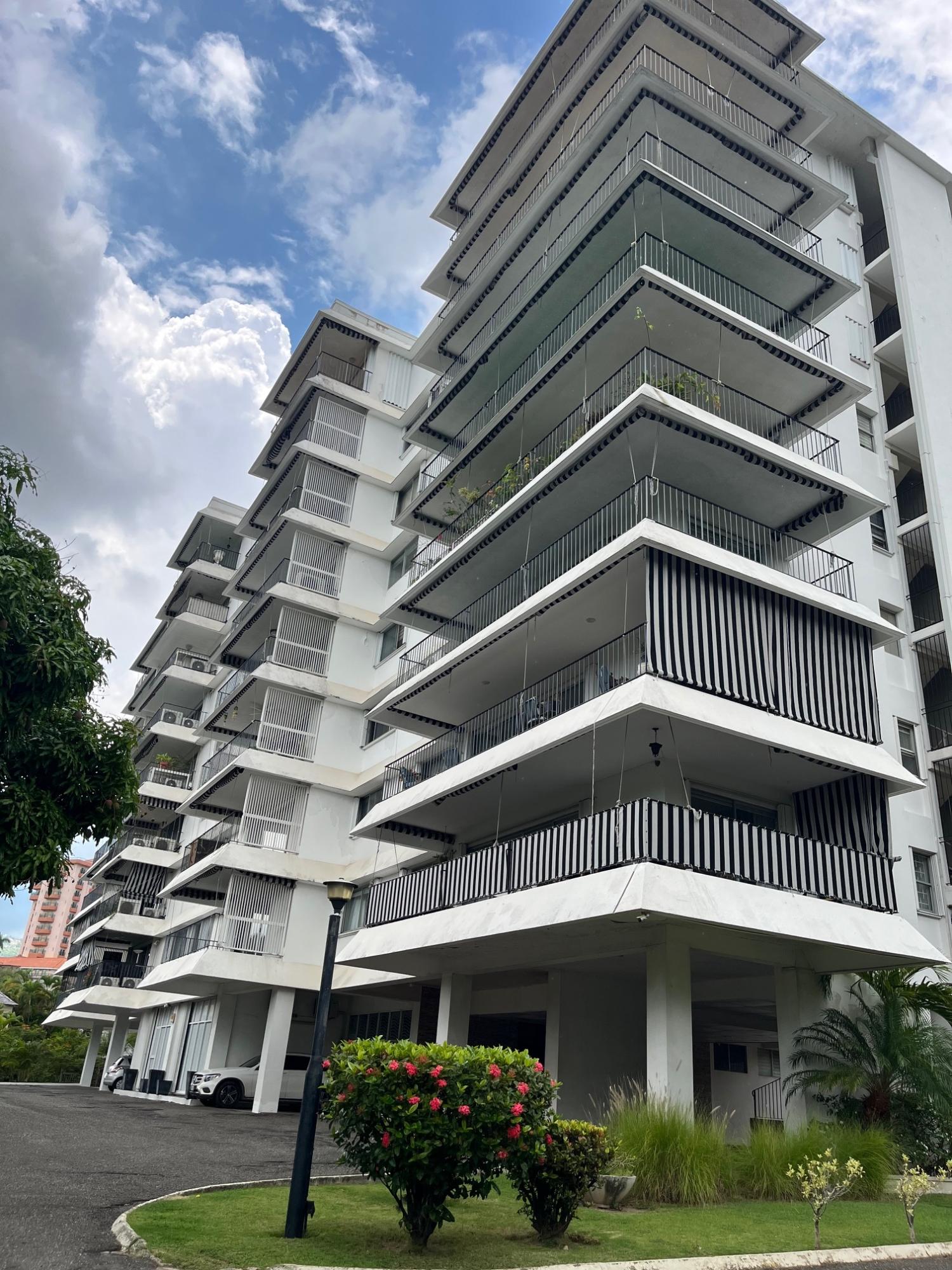 Apartment For Rent: MANOR COURT KINGSTON 8, Kingston 8 | $1,800