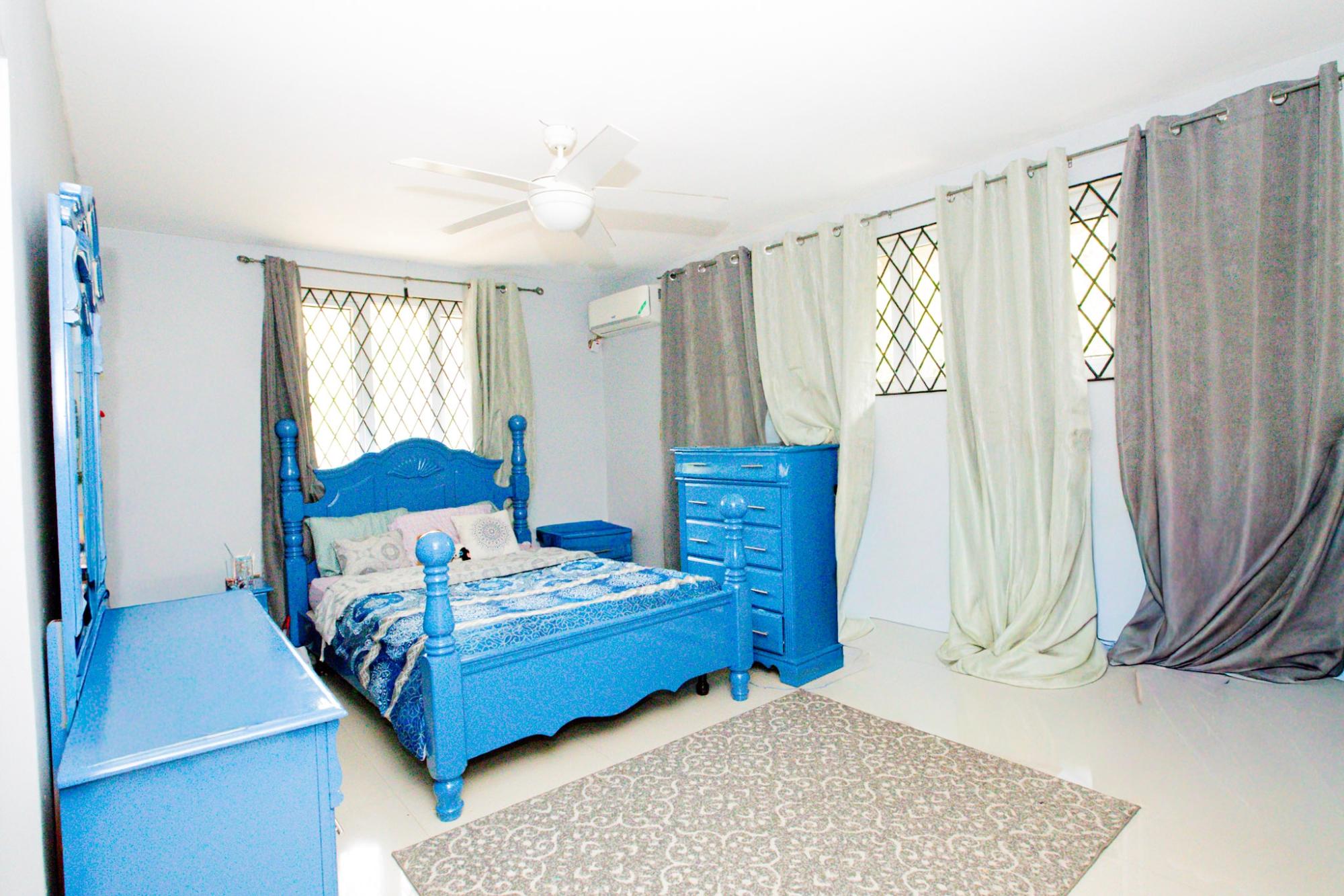 House For Sale: OLD STONY HILL ROAD, Kingston 9 | $150,000,000 photo 12