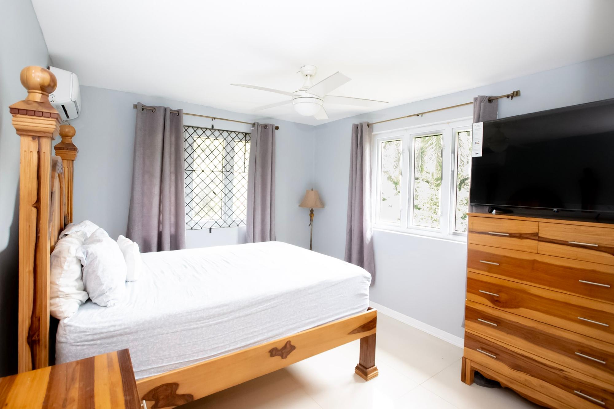 House For Sale: OLD STONY HILL ROAD, Kingston 9 | $150,000,000 photo 14