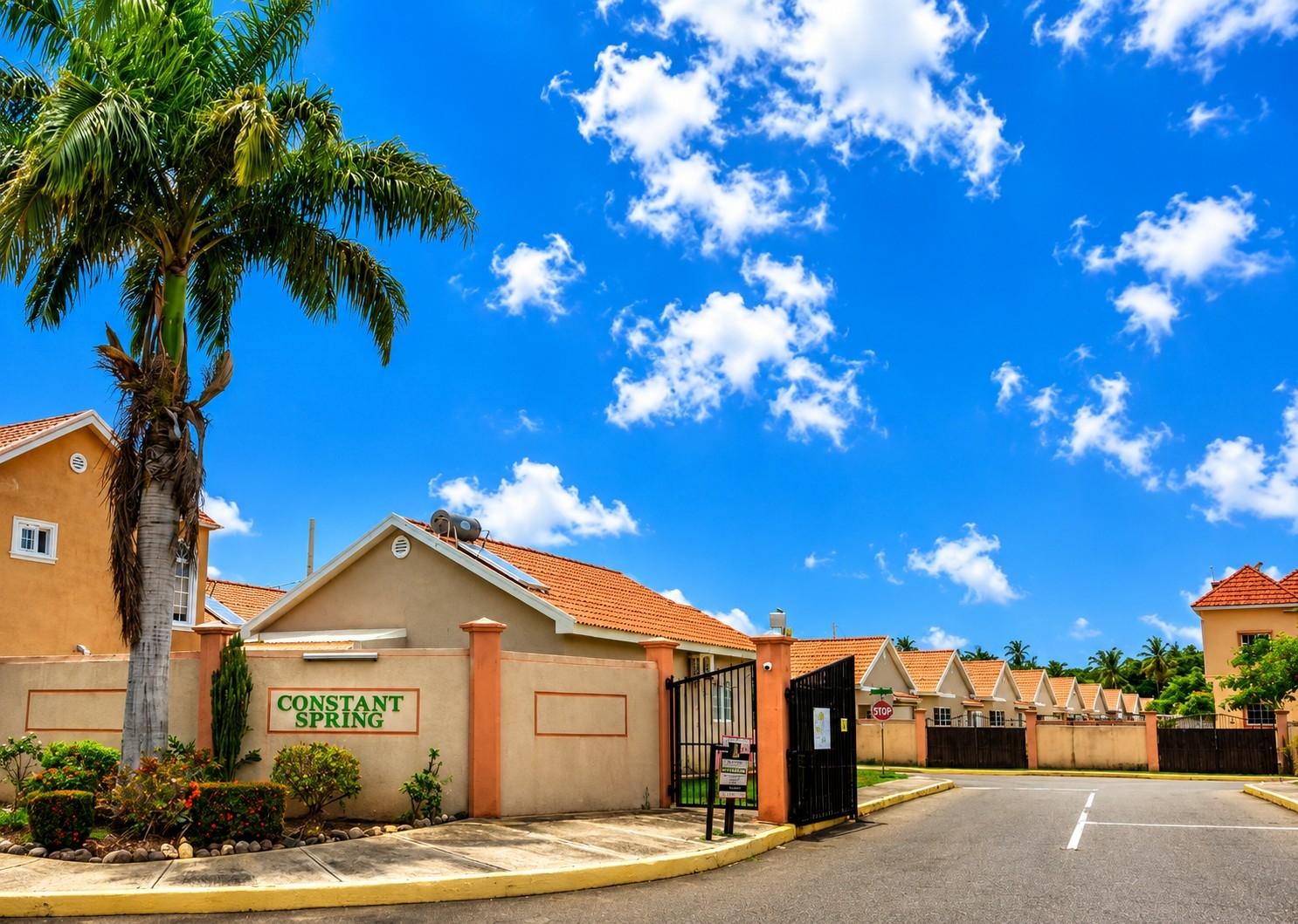 House For Rent: CAYMANAS ESTATES, Caymanas Estates | $180,000 photo 2