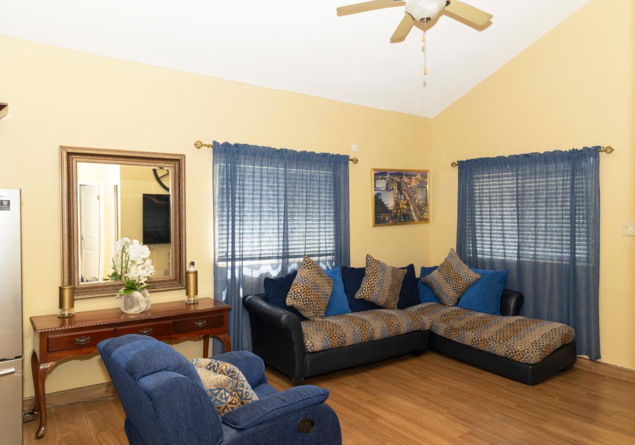 House For Rent: CAYMANAS ESTATES, Caymanas Estates | $180,000 photo 5