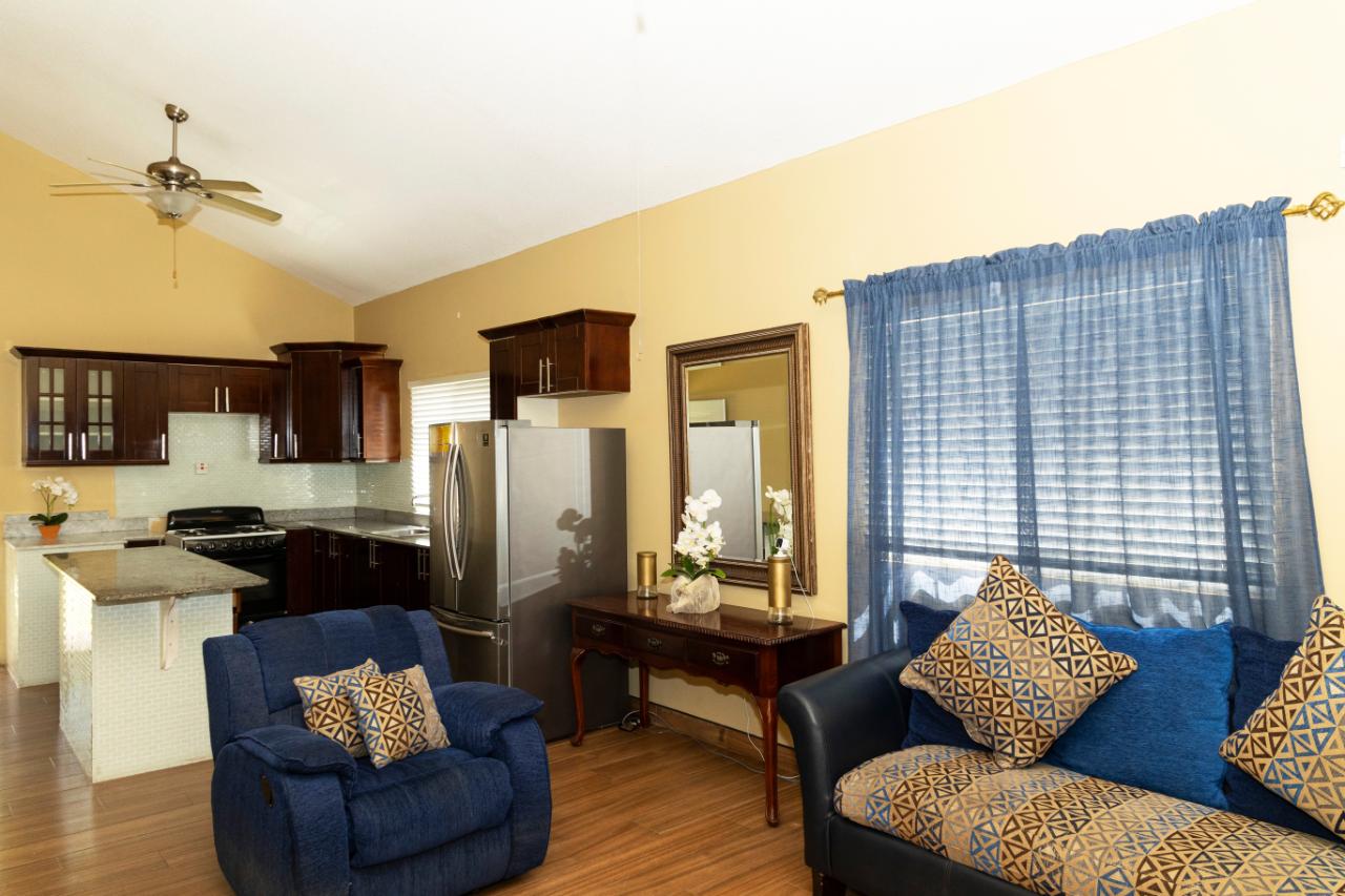 House For Rent: CAYMANAS ESTATES, Caymanas Estates | $180,000 photo 6