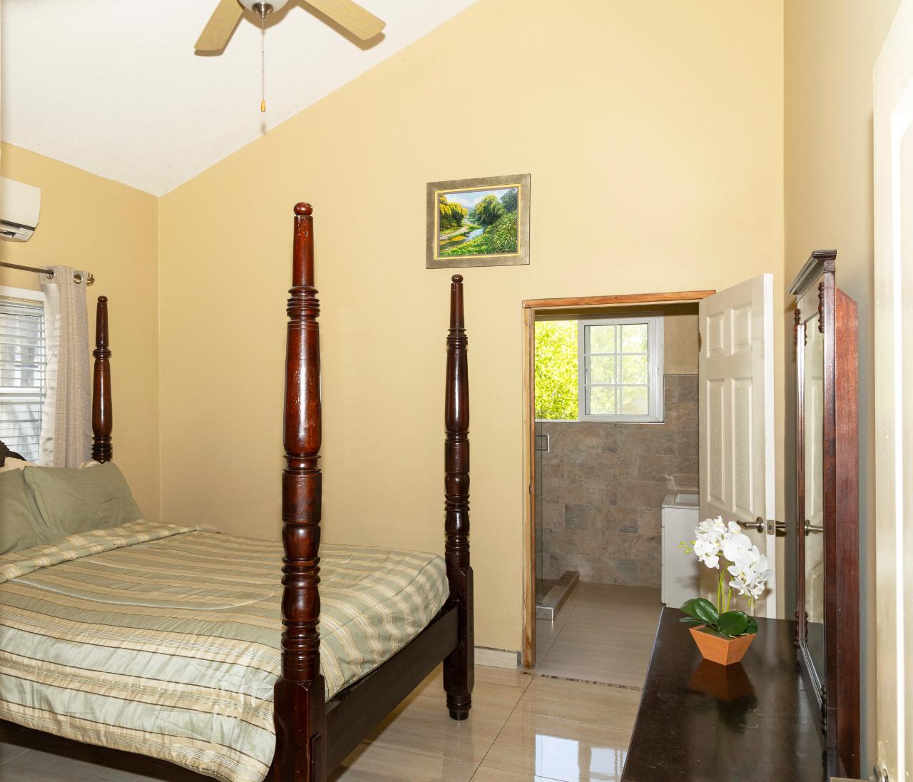 House For Rent: CAYMANAS ESTATES, Caymanas Estates | $180,000 photo 7