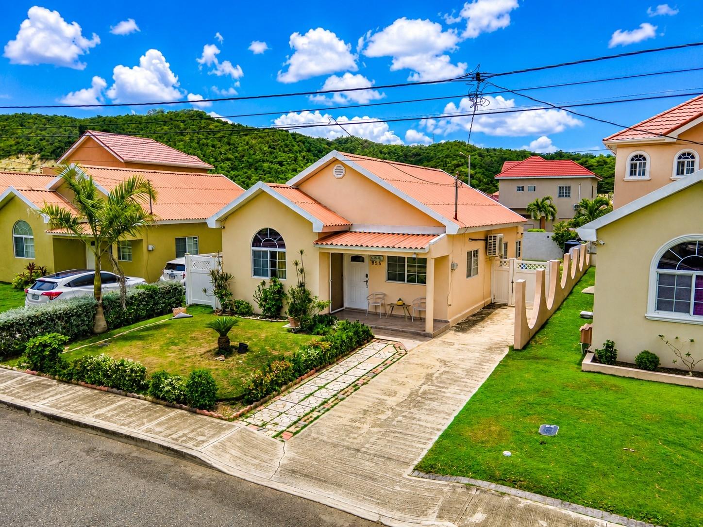 House For Rent: CAYMANAS ESTATES, Caymanas Estates | $180,000 photo 12