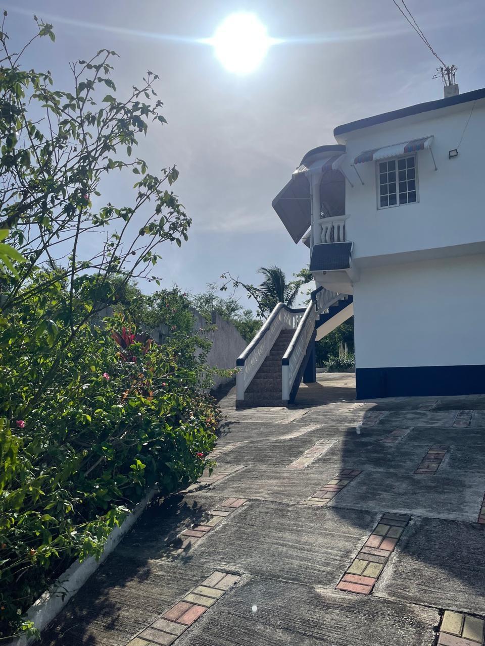 Apartment For Rent: CAREY PARK , DUNCAN, TREL, Carey Park | $65,000 photo 3