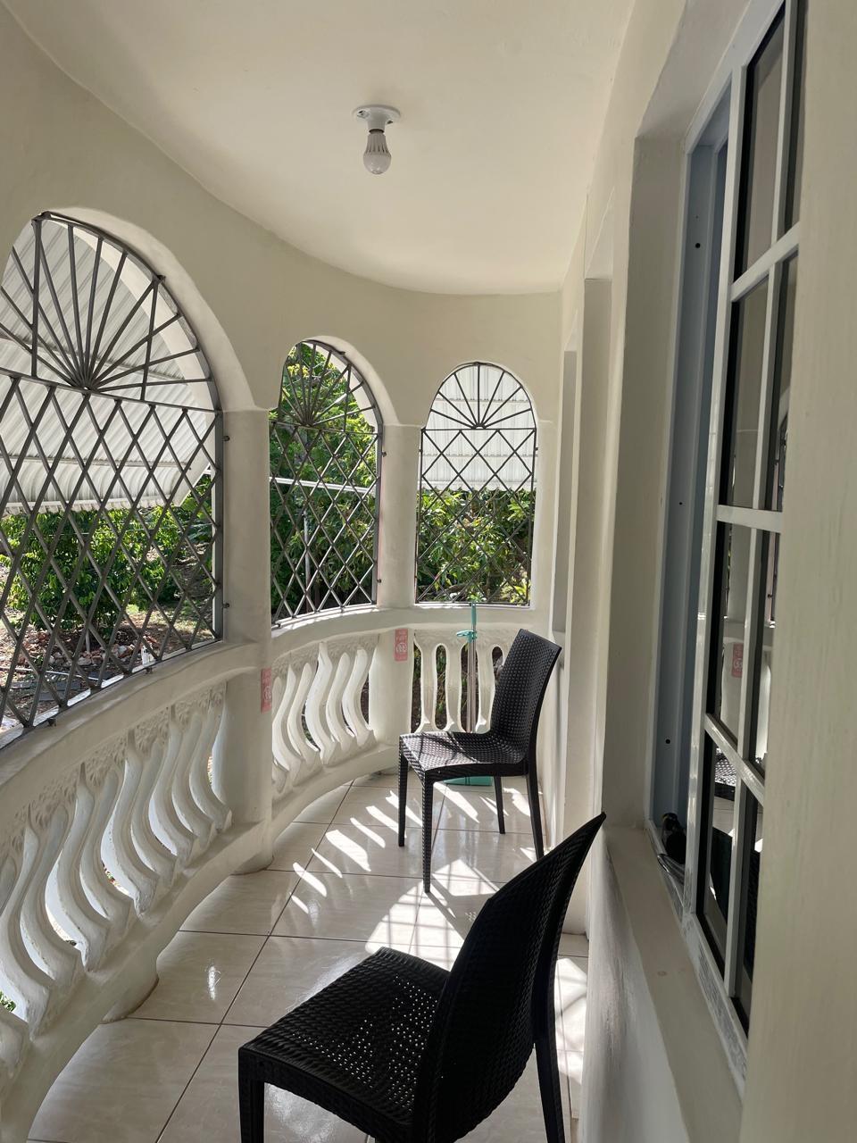 Apartment For Rent: CAREY PARK , DUNCAN, TREL, Carey Park | $65,000 photo 4