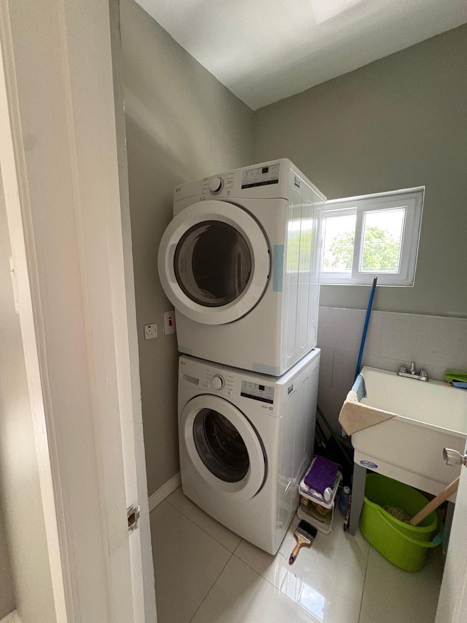 Apartment For Rent: COOLSHADE DRIVE, Kingston 19 | $190,000 photo 12