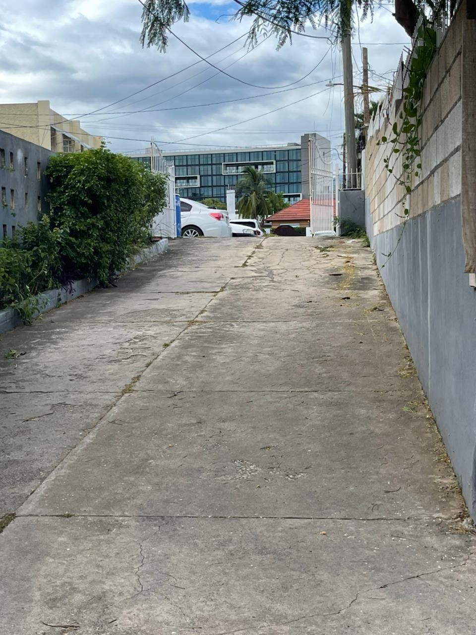 House For Sale: GARY CLOSE, Kingston 5 | $80,000,000 photo 2