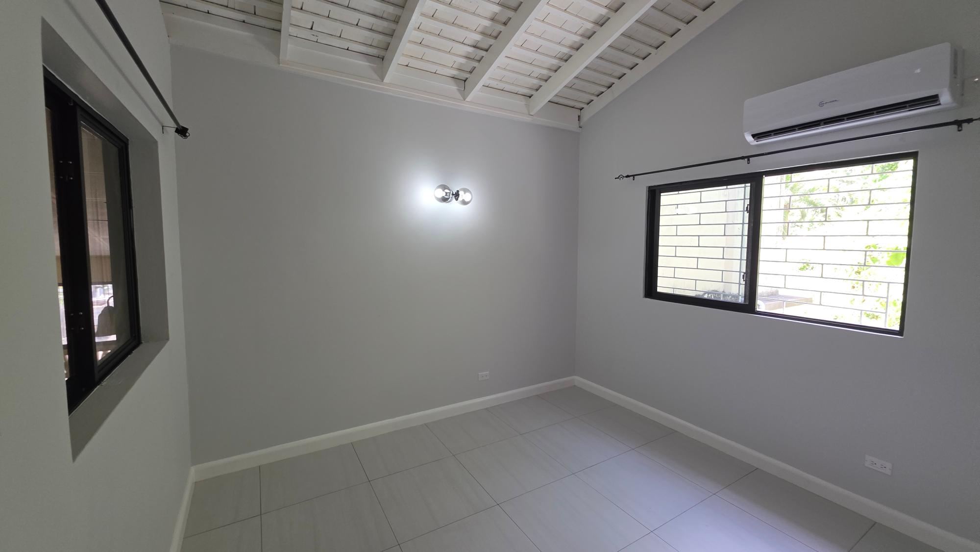 Apartment For Rent: HOPEDALE AVENUE, KINGSTON, Kingston 6 | $150,000 photo 3