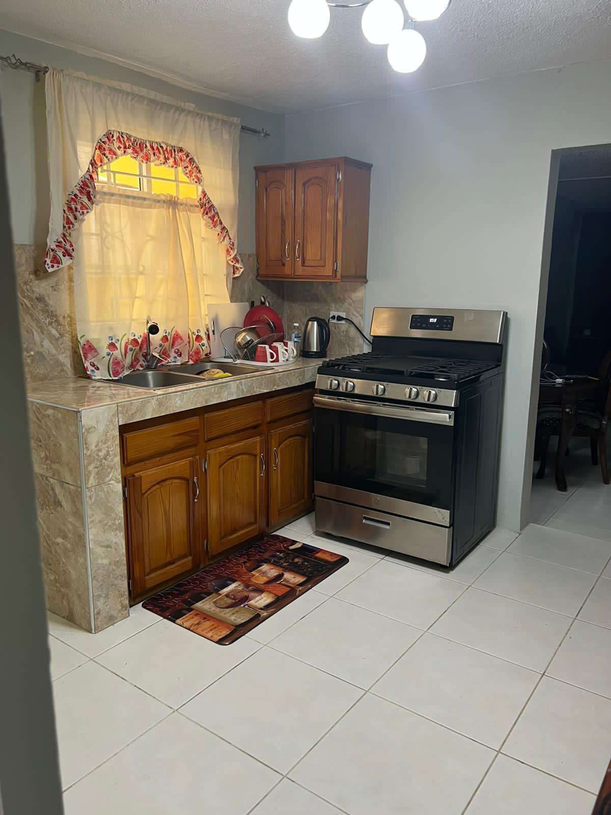 Townhouse For Rent: CEDAR CRESCENT, BRIDGEVIE, Bridgeview | $200,000 photo 8