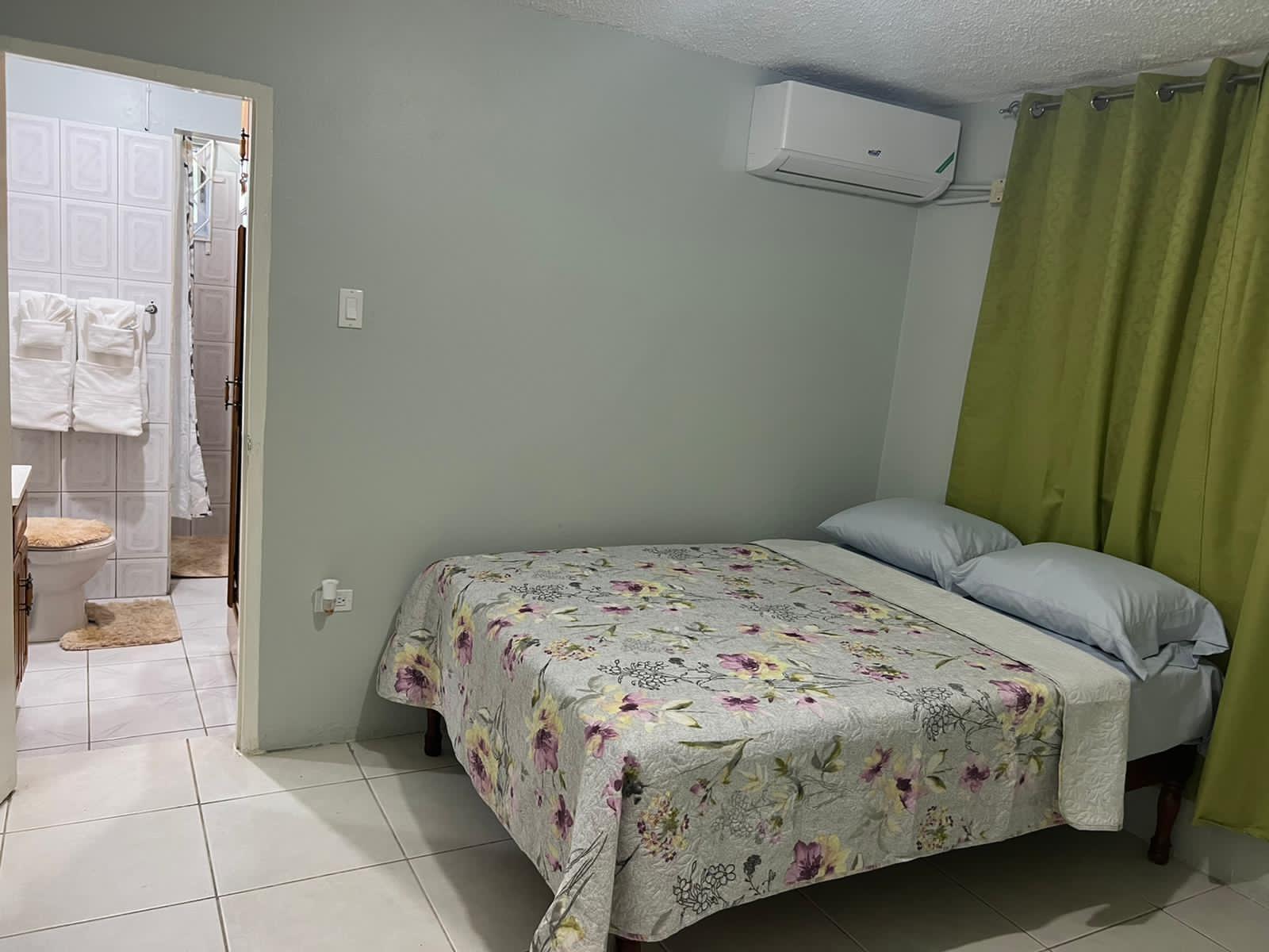 Townhouse For Rent: CEDAR CRESCENT, BRIDGEVIE, Bridgeview | $200,000 photo 12