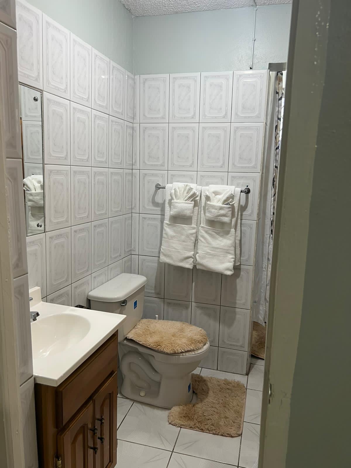 Townhouse For Rent: CEDAR CRESCENT, BRIDGEVIE, Bridgeview | $200,000 photo 13