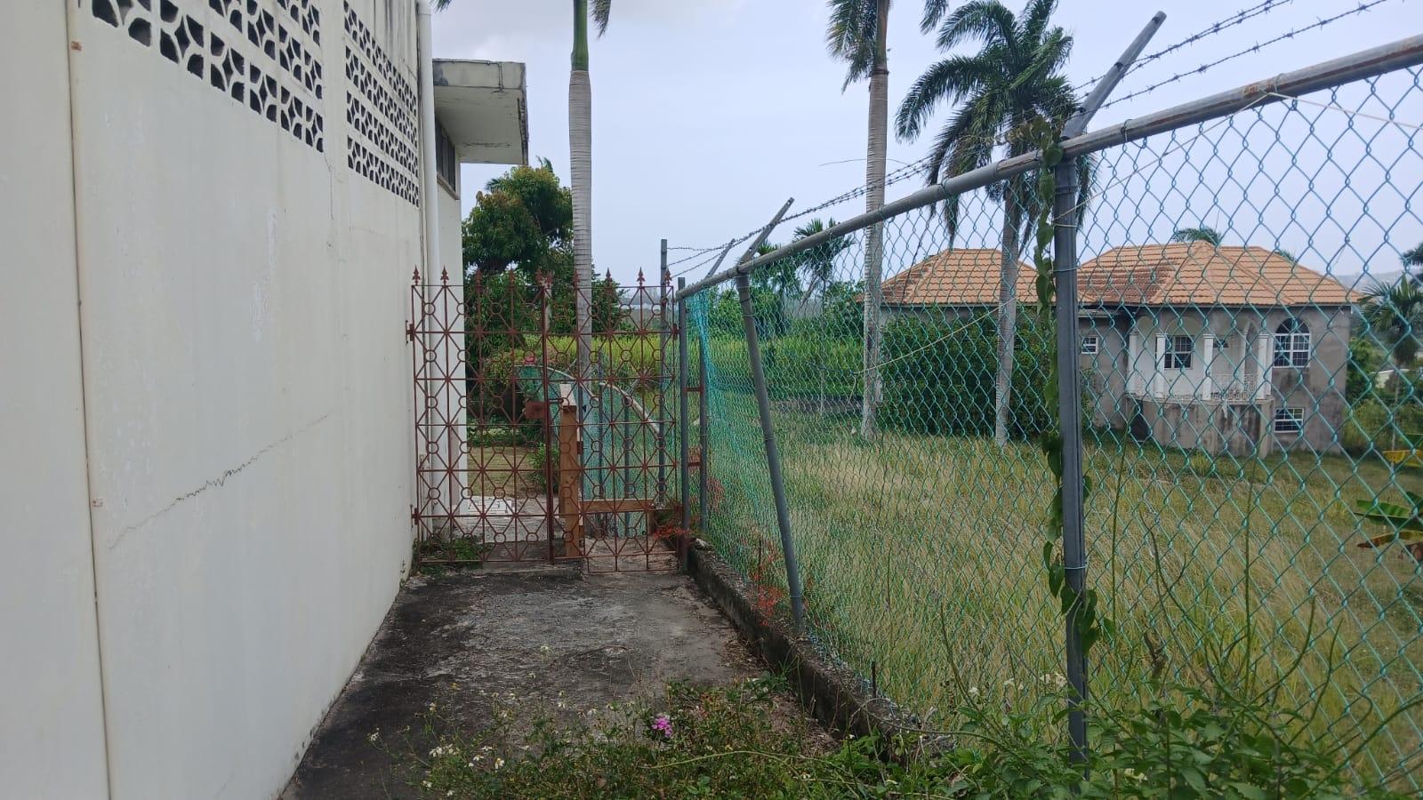 House For Sale: BOGUE HEIGHTS, Montego Bay | $68,000,000 photo 10
