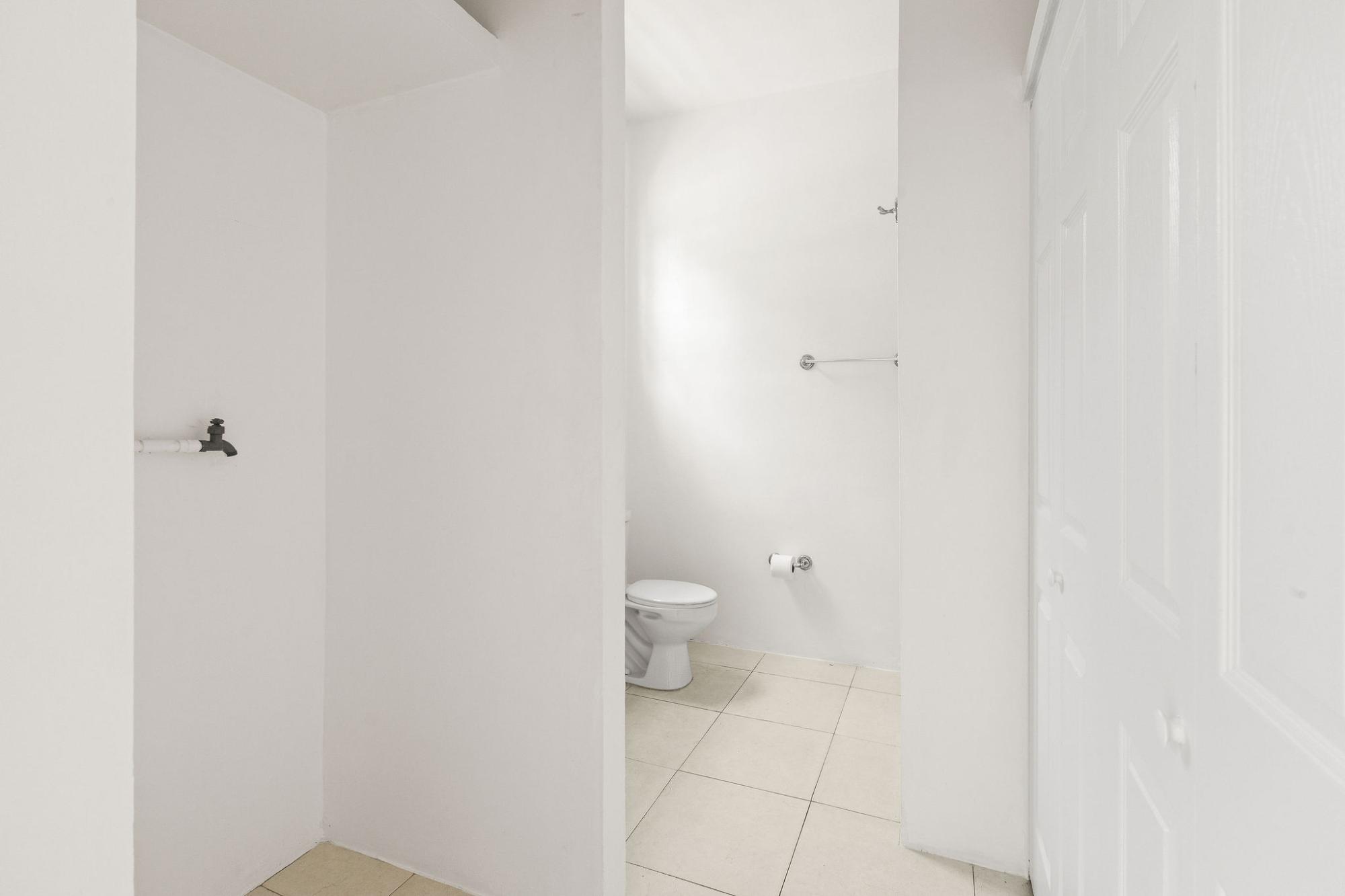 Apartment For Rent: HAMLET CRESCENT, KINGSTON, Kingston 20 | $125,000 photo 12