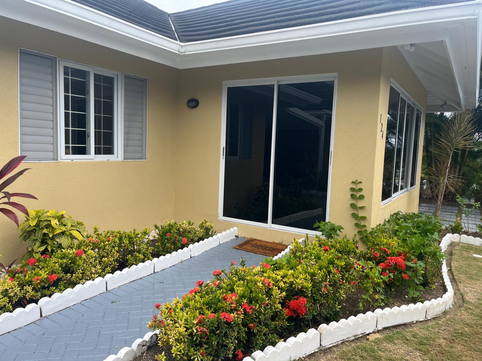 House For Rent: RICHMOND , ST ANN, Richmond | $1,700 photo 3