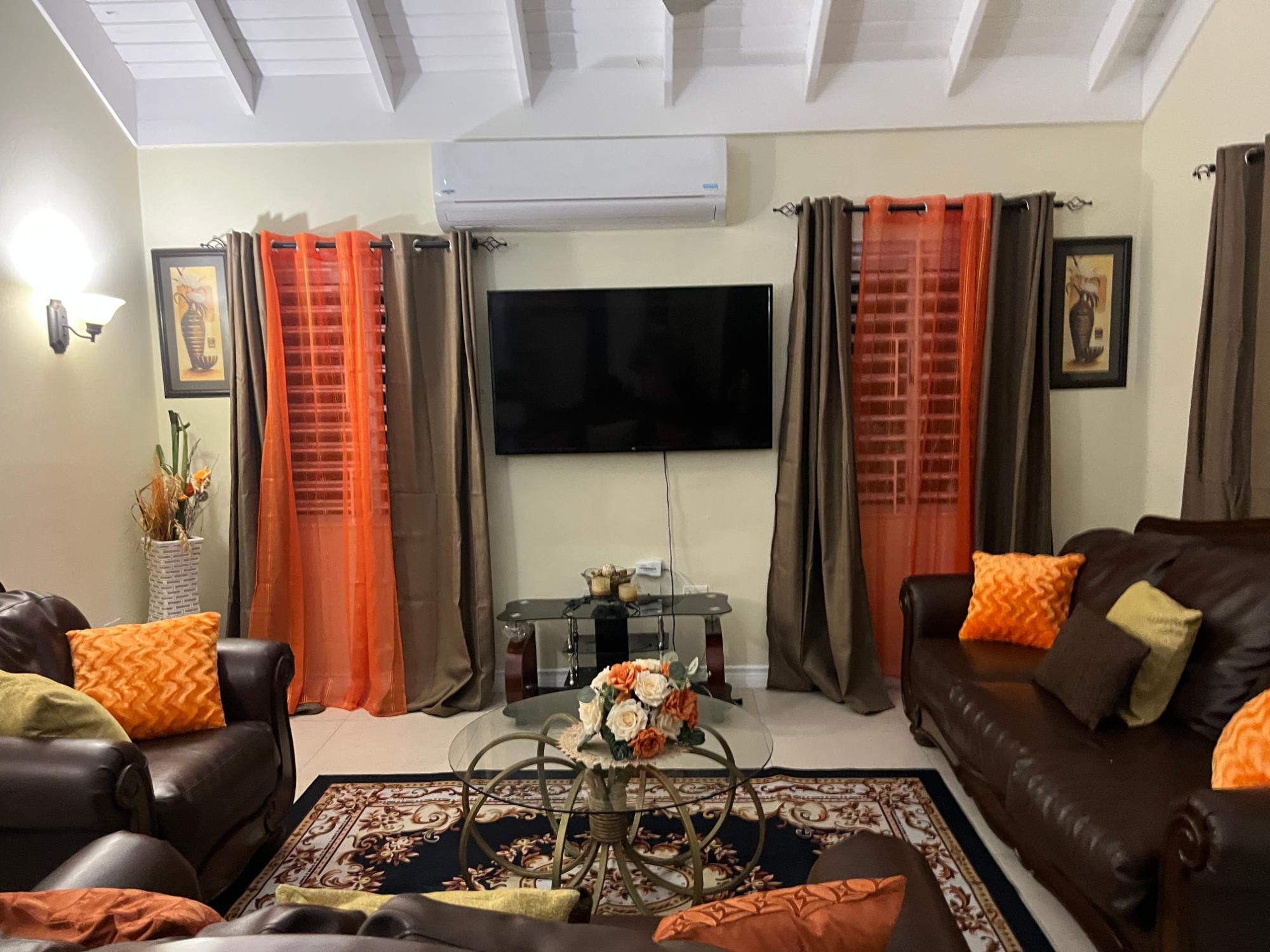 House For Rent: RICHMOND , ST ANN, Richmond | $1,700 photo 10