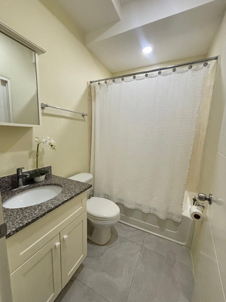 House For Rent: STONEBROOK MANOR, Falmouth | $1,600 photo 10