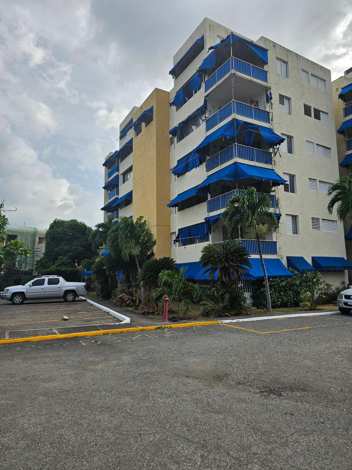 Apartment For Sale: OXFORD ROAD, Kingston 5 | $43,000,000 photo 3