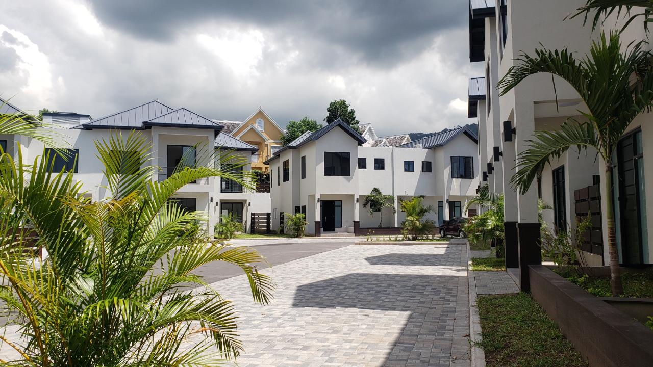 Apartment For Rent: RUSSELL HEIGHTS, Kingston 8 | $2,400 photo 4