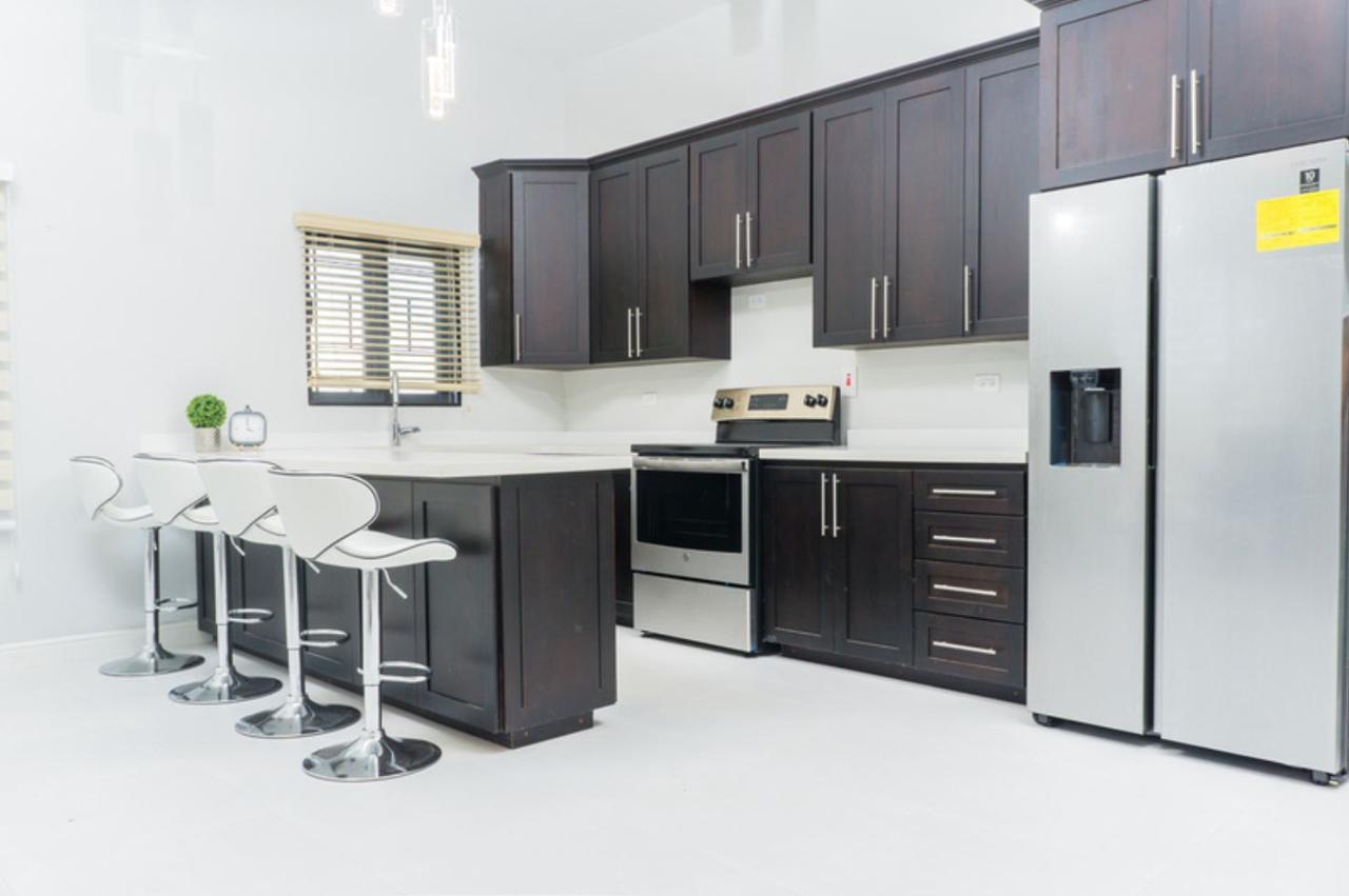 Apartment For Rent: RUSSELL HEIGHTS, Kingston 8 | $2,400 photo 11