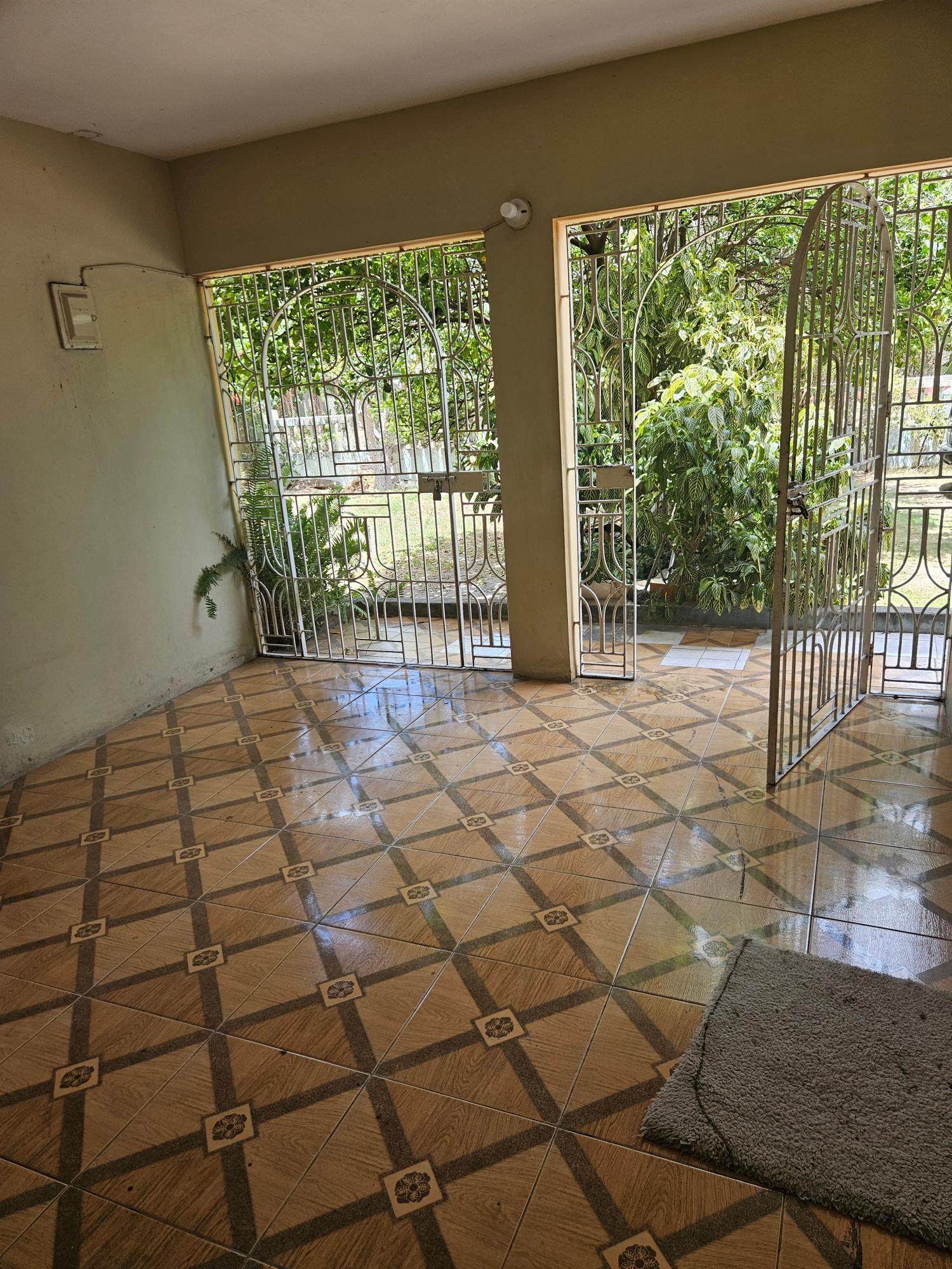 Apartment For Rent: HARRAD CRESCENT, PATRICK, Kingston 20 | $78,000 photo 4