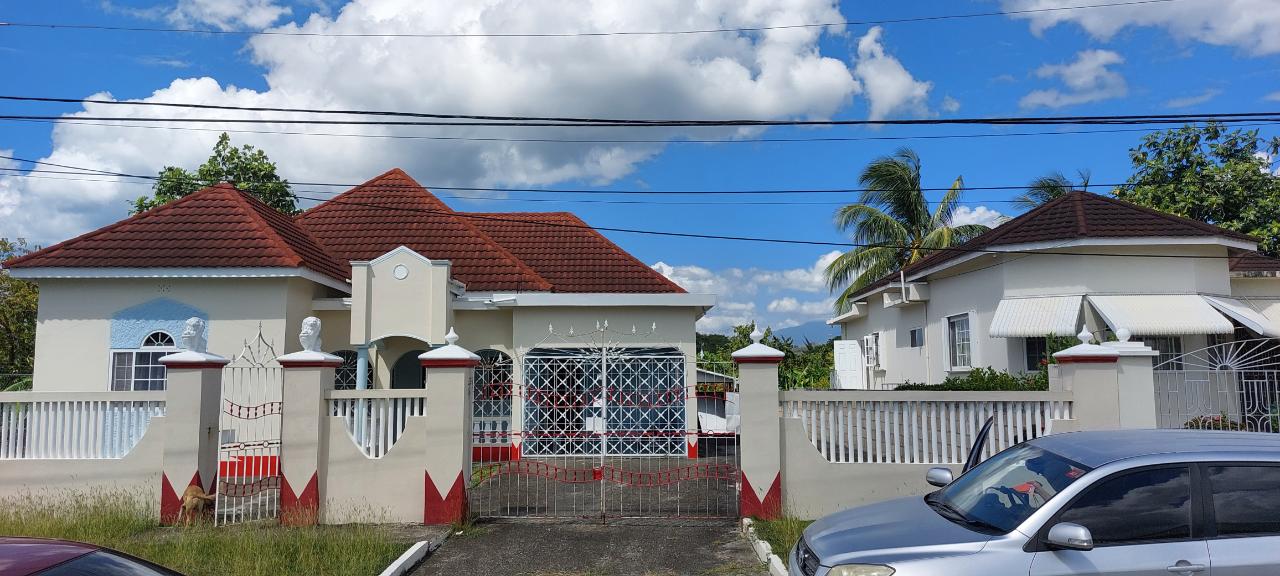 House For Sale: MARINE DRIVE, Lysons | $350,000 photo 3
