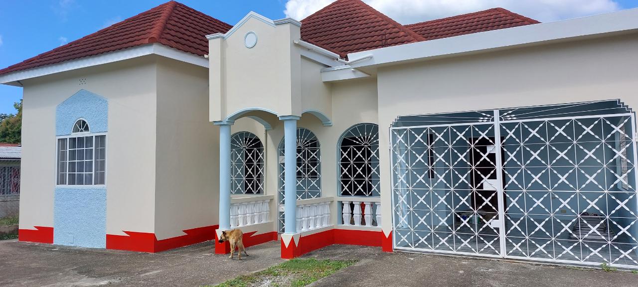 House For Sale: MARINE DRIVE, Lysons | $350,000 photo 5