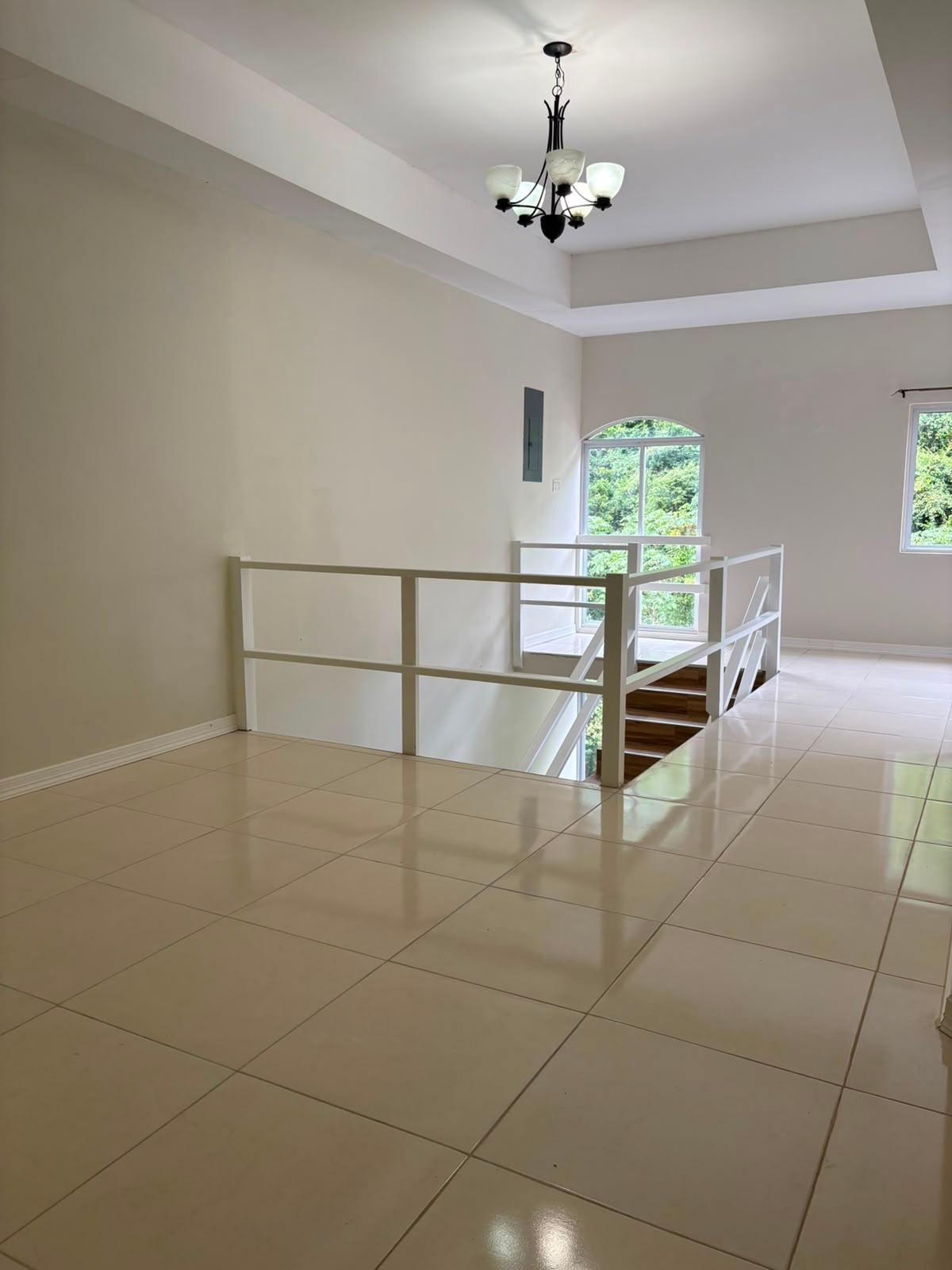 Townhouse For Rent: BELLEVUE DRIVE, KINGSTON, Kingston 19 | $250,000 photo 12