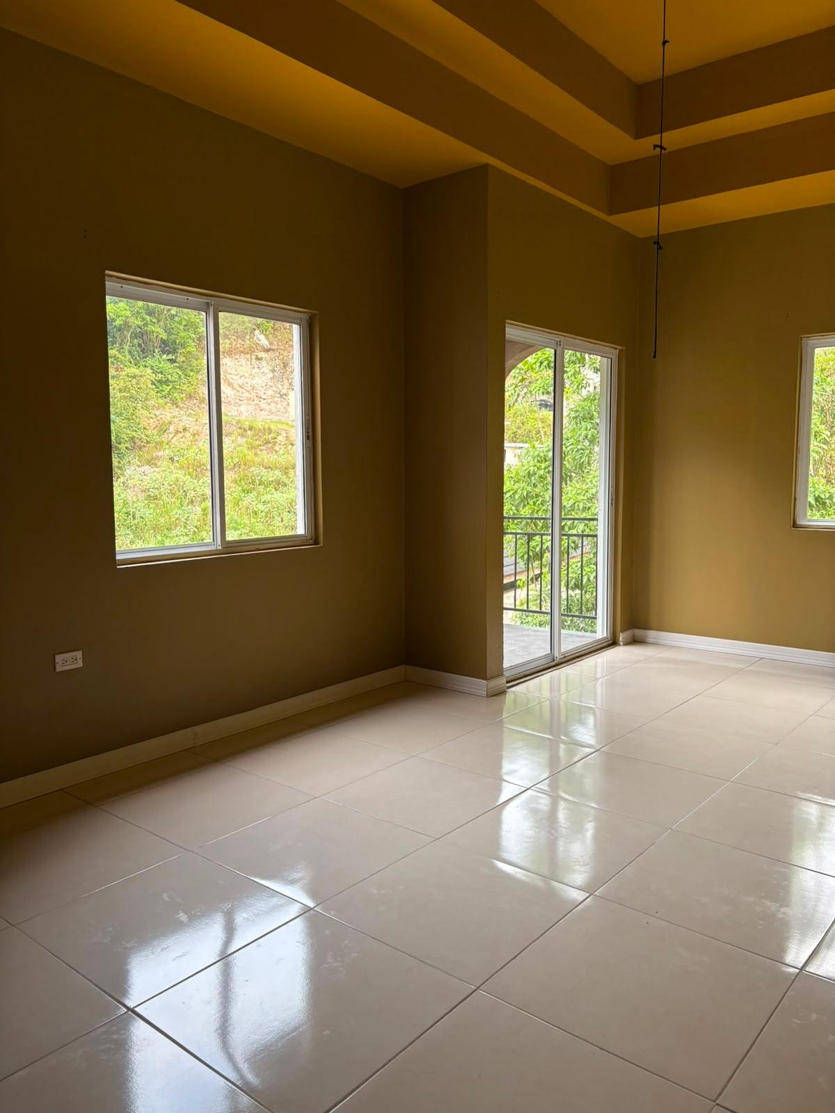 Townhouse For Rent: BELLEVUE DRIVE, KINGSTON, Kingston 19 | $250,000 photo 13