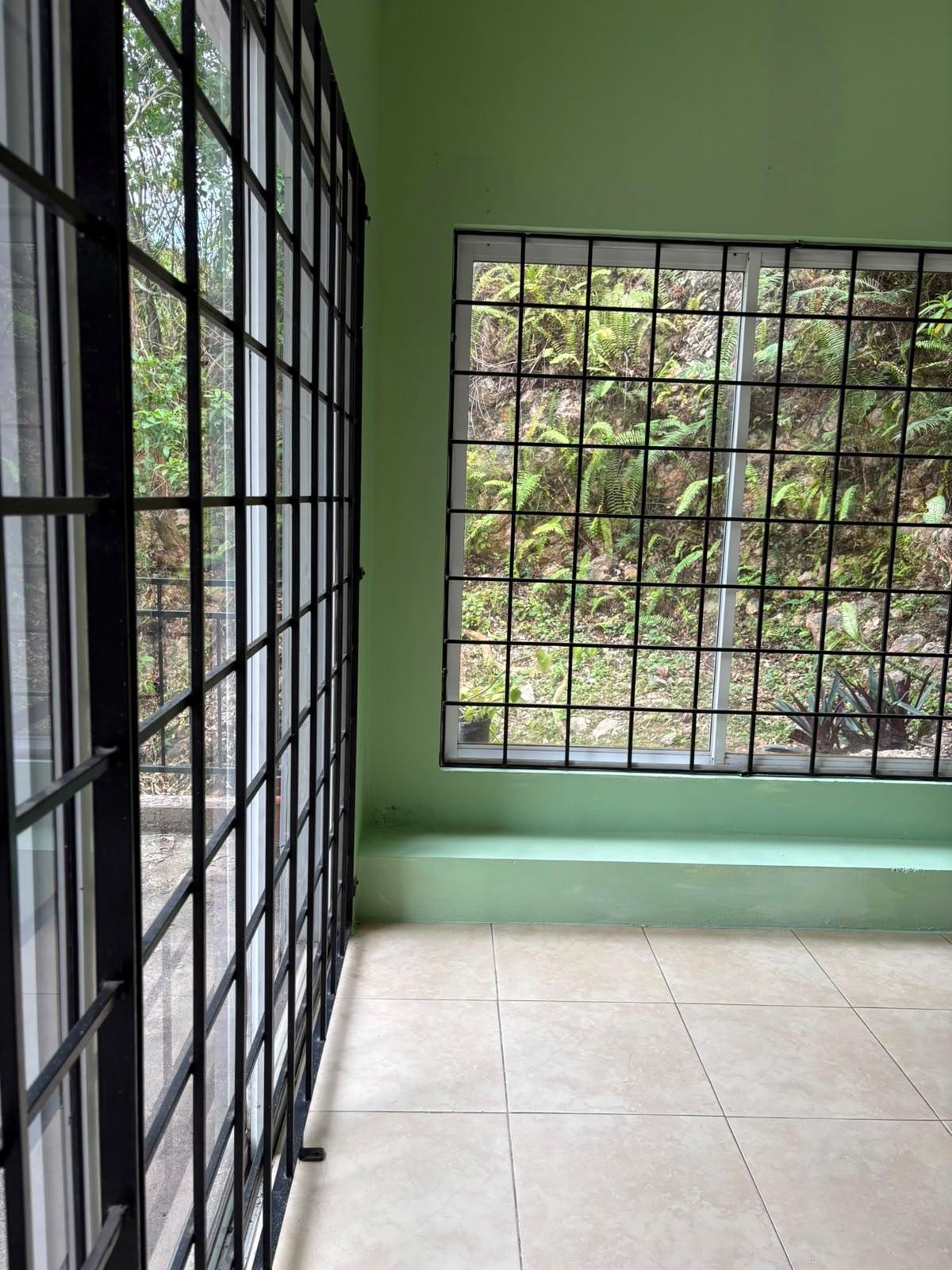 Townhouse For Rent: BELLEVUE DRIVE, KINGSTON, Kingston 19 | $250,000 photo 22
