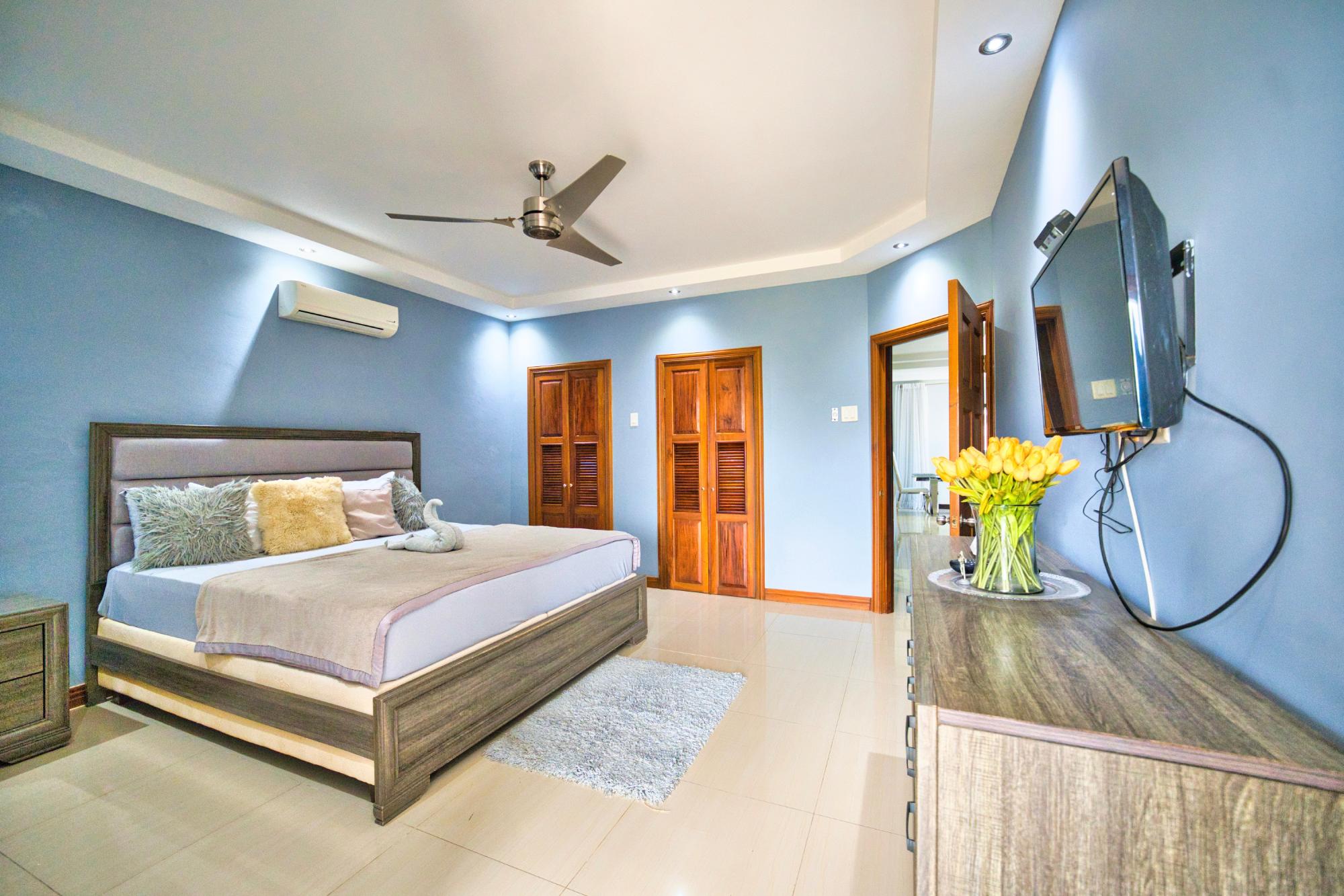Apartment For Sale: DILLSBURY AVENUE, Kingston 6 | $500,000 photo 5